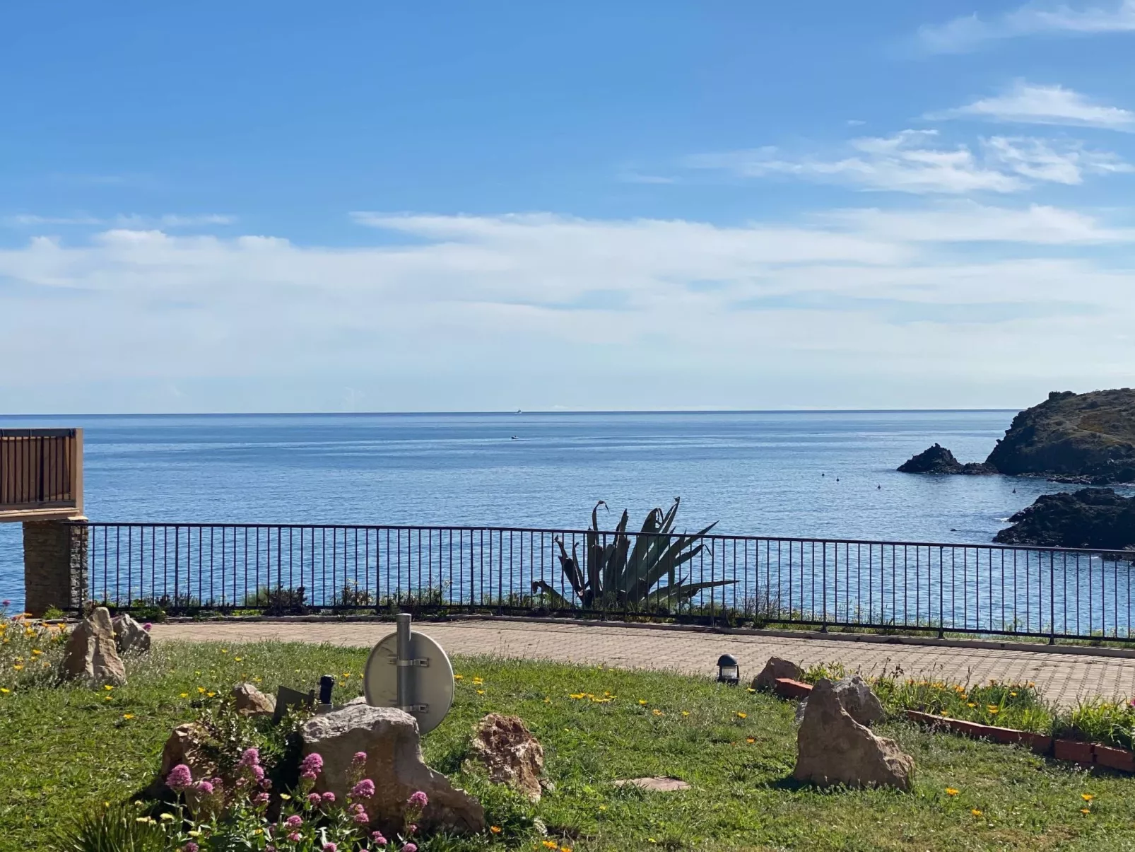 Mit Blick auf das Wasser-Buiten