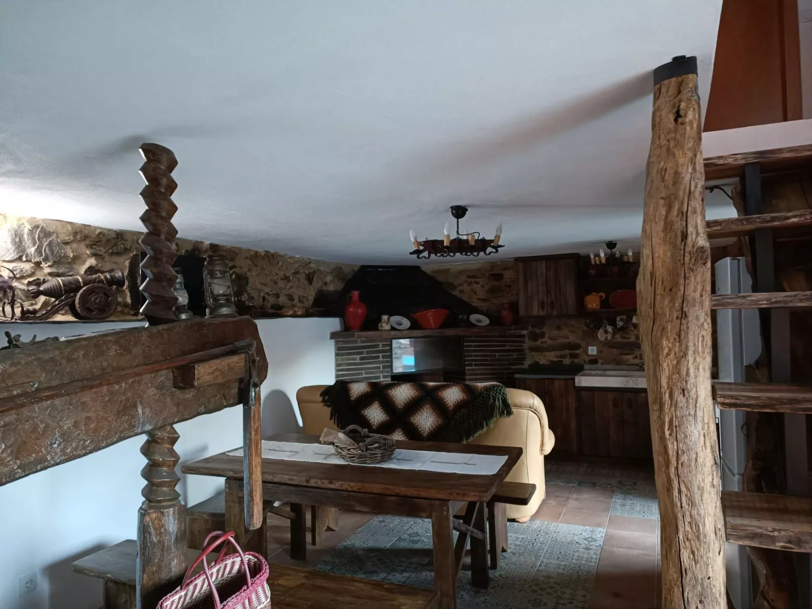 Eine Zuflucht in den Bergen-Binnen