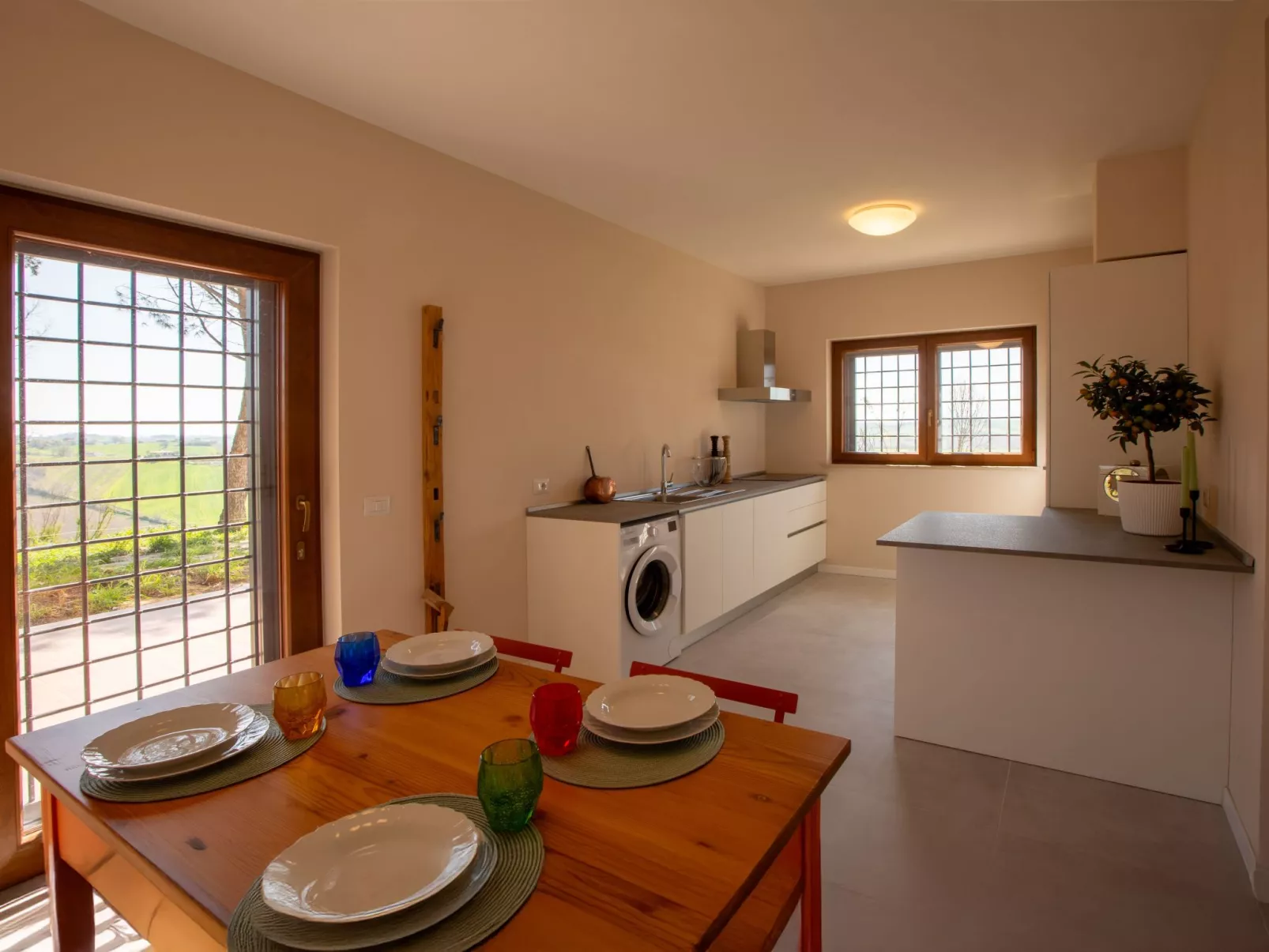 Neue Wohnung mit 2 Zimmern, Veranda und Pool-Image-tags.info