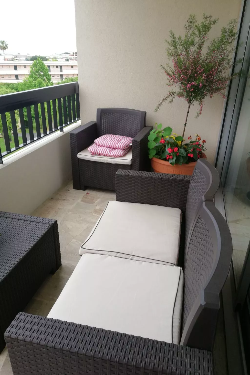 Gemütliche Wohnung, 5 Minuten vom Strand entfernt-Binnen