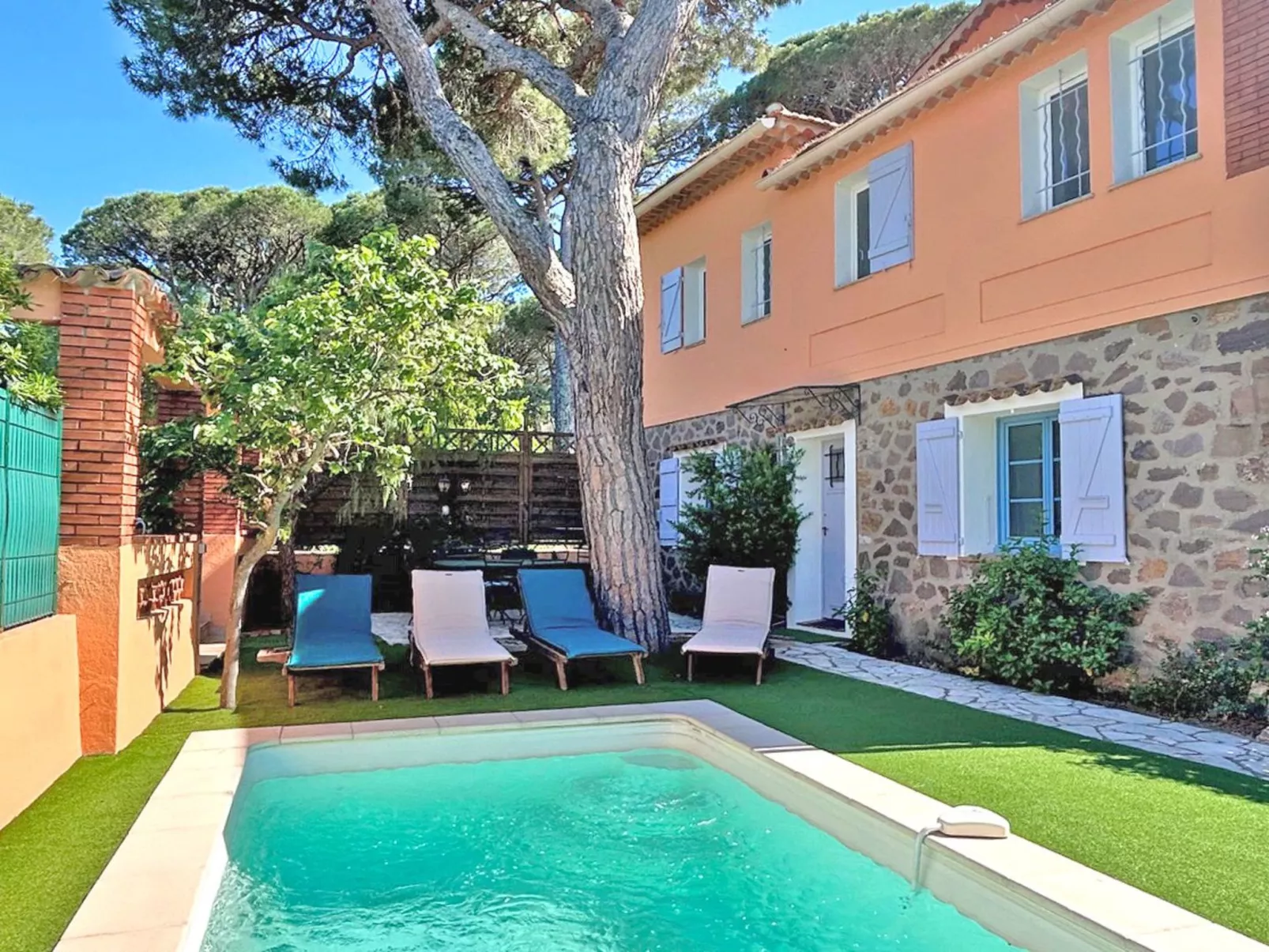Appt T3 - Jardin - Piscine Privée - Ste Maxime - Buiten