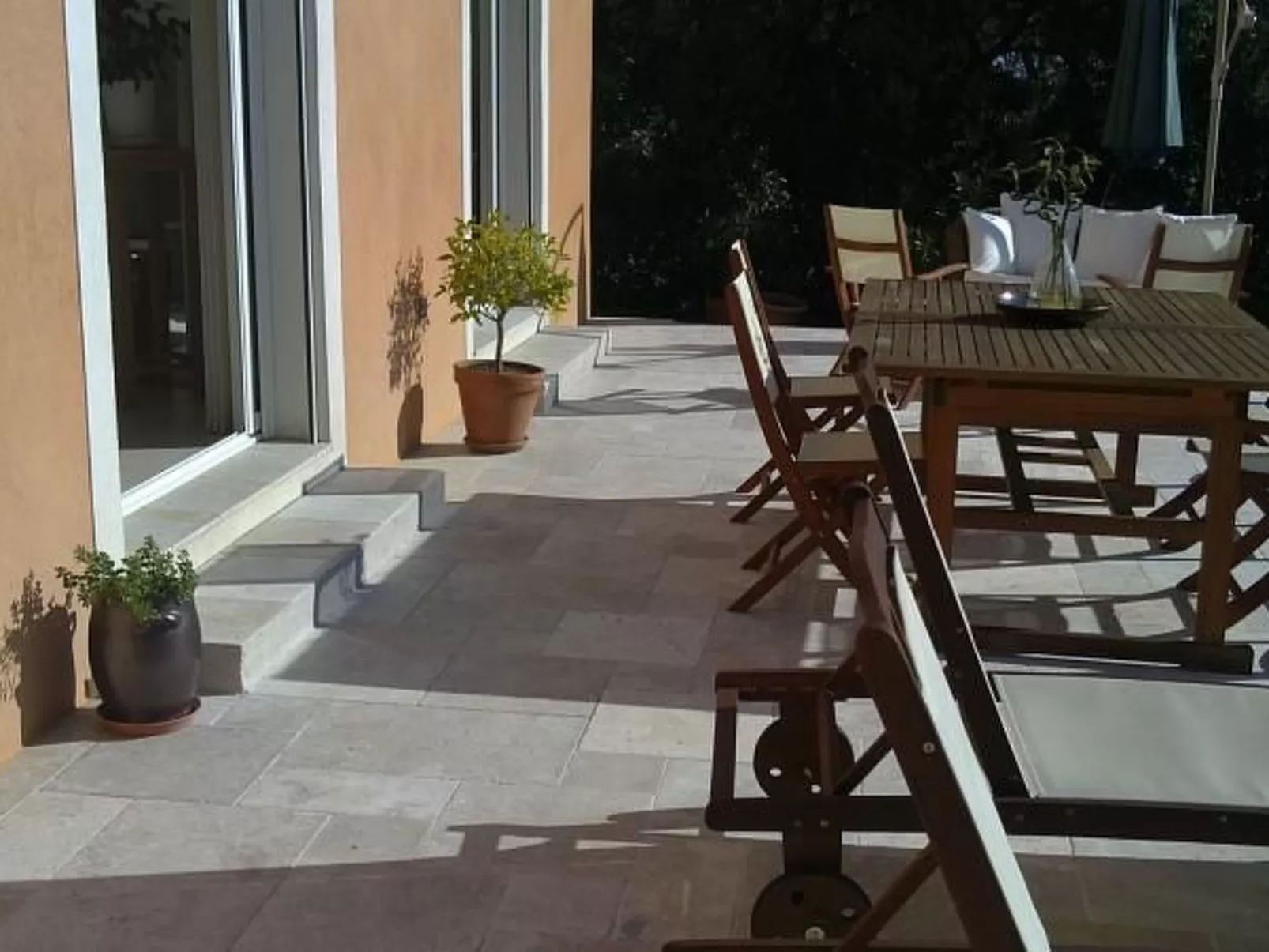 Freistehendes Haus mit großer Terrasse und Panoramablick auf die Landschaft-Buiten