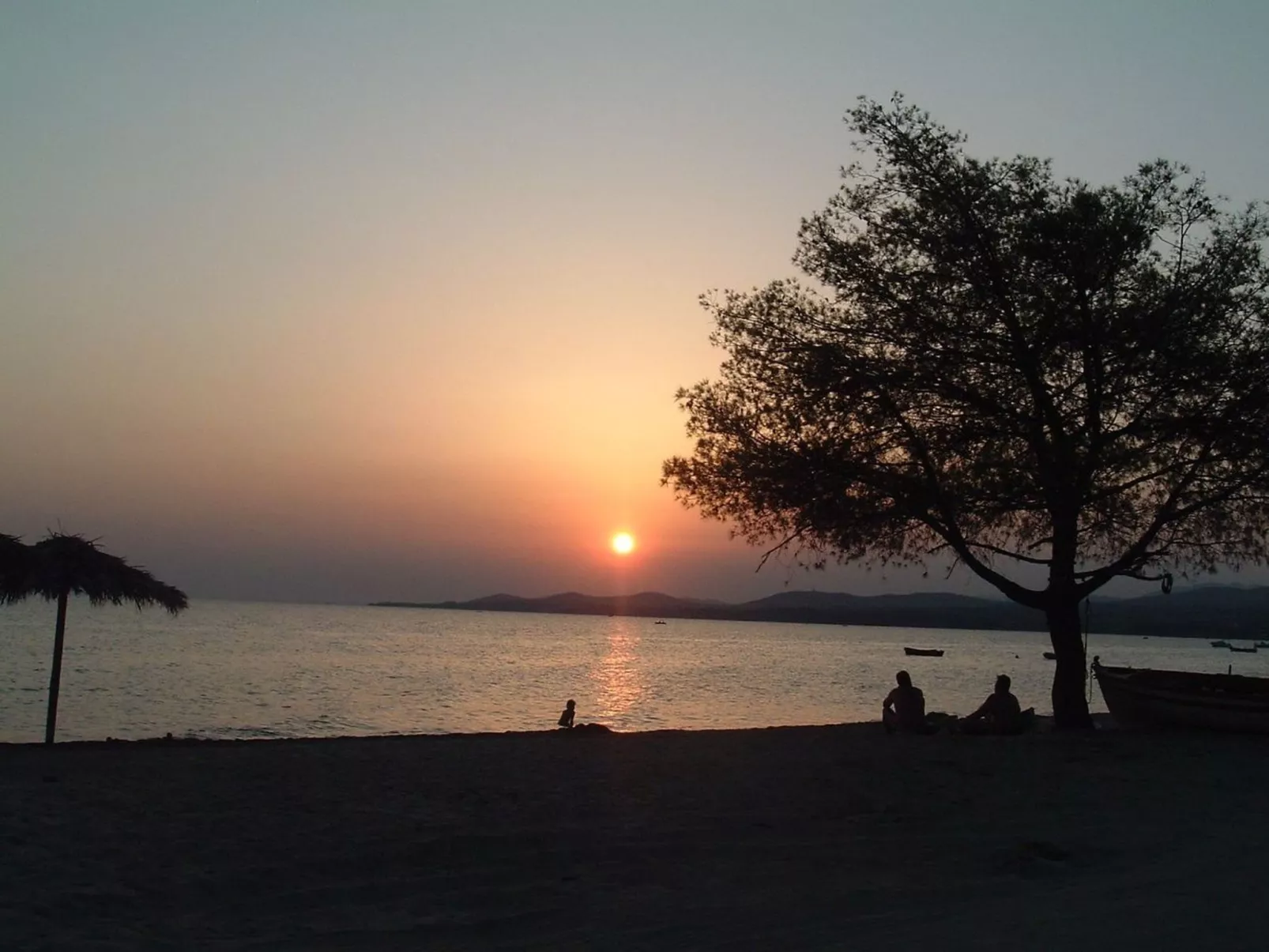 Finikas Garden Studios Pool Garten-Buiten