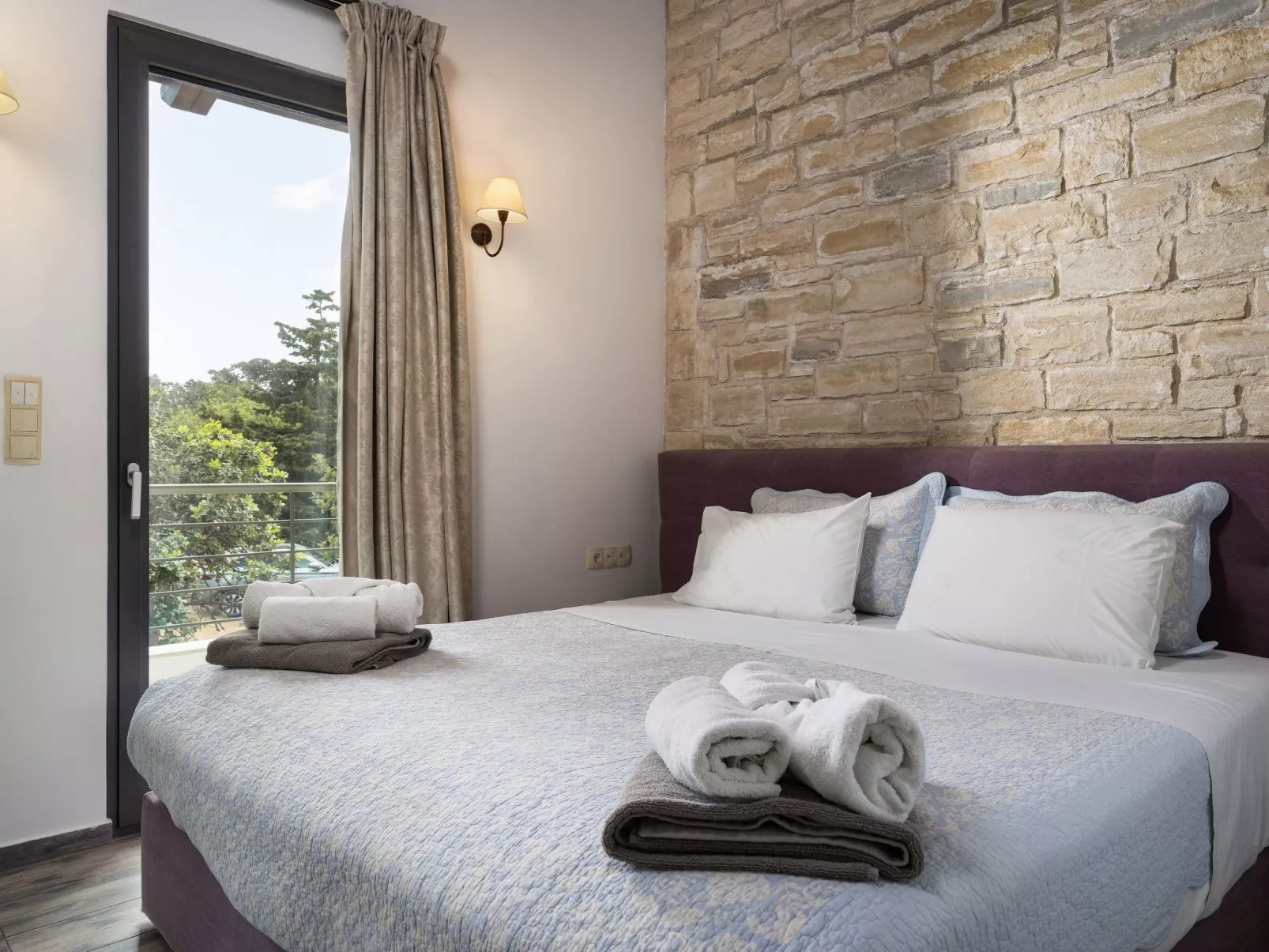 Kostenloses Frühstück, Pools, Kinderbereich, für 20 Gäste-Binnen