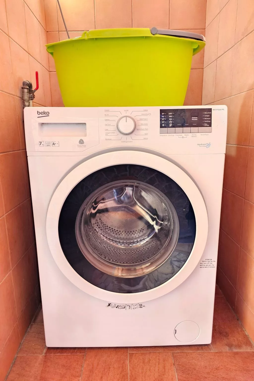 Helle mediterrane Villa mit Veranda und Garten-Binnen