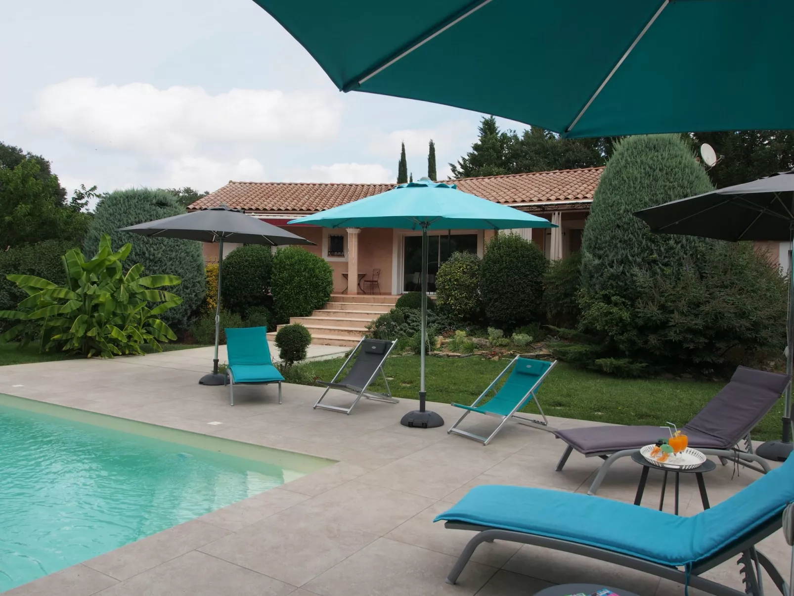 Urlaub im Süden zwischen Meer und Bergen-Buiten