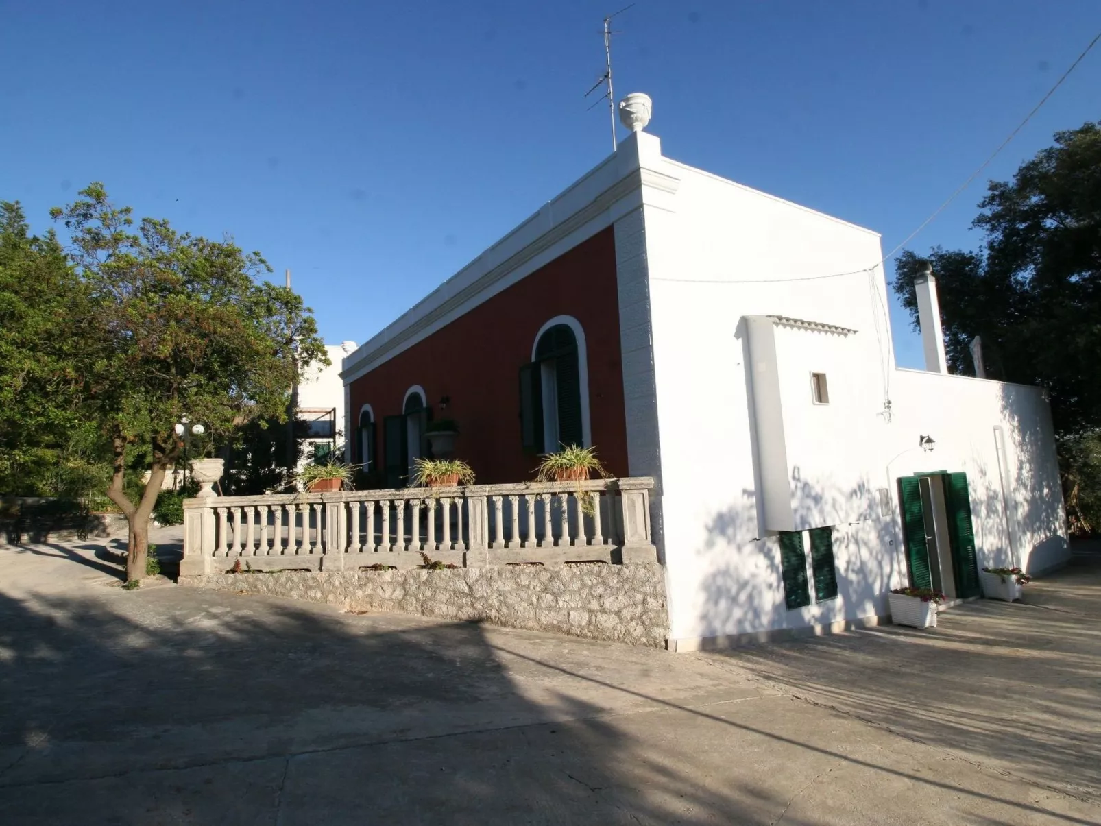 Landhaus in Monopoli mit privatem Garten-Buiten