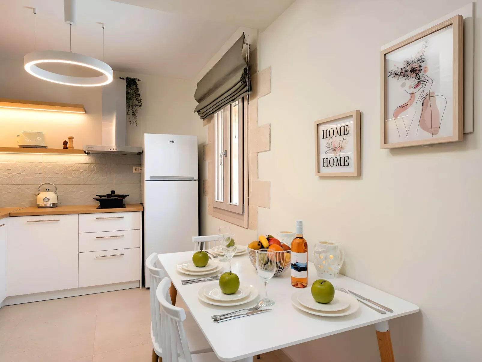 Hidden Gem Pool und Jacuzzi-Binnen