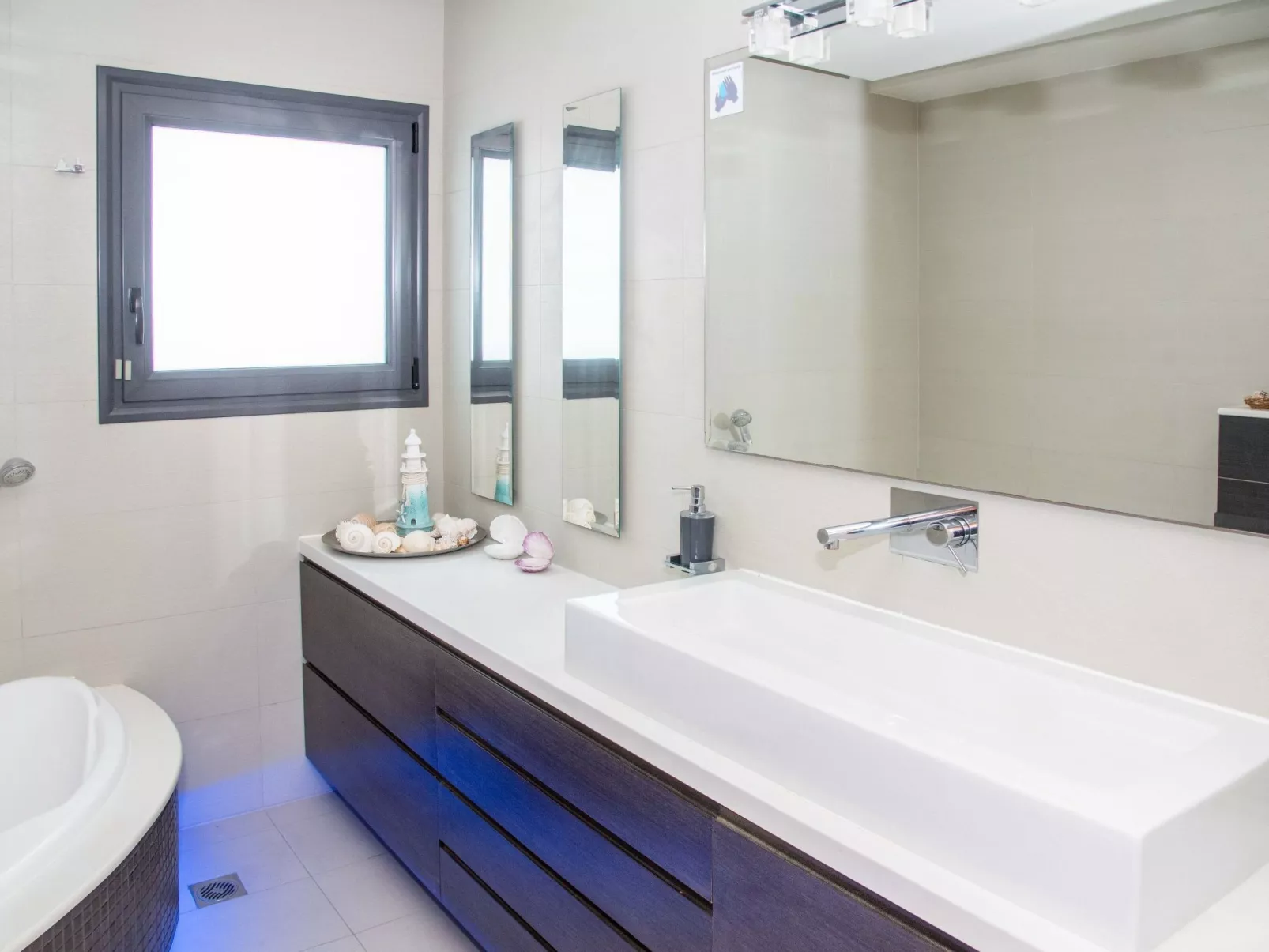 Luxuriöse Ferienvilla Elena-Image-tags.info