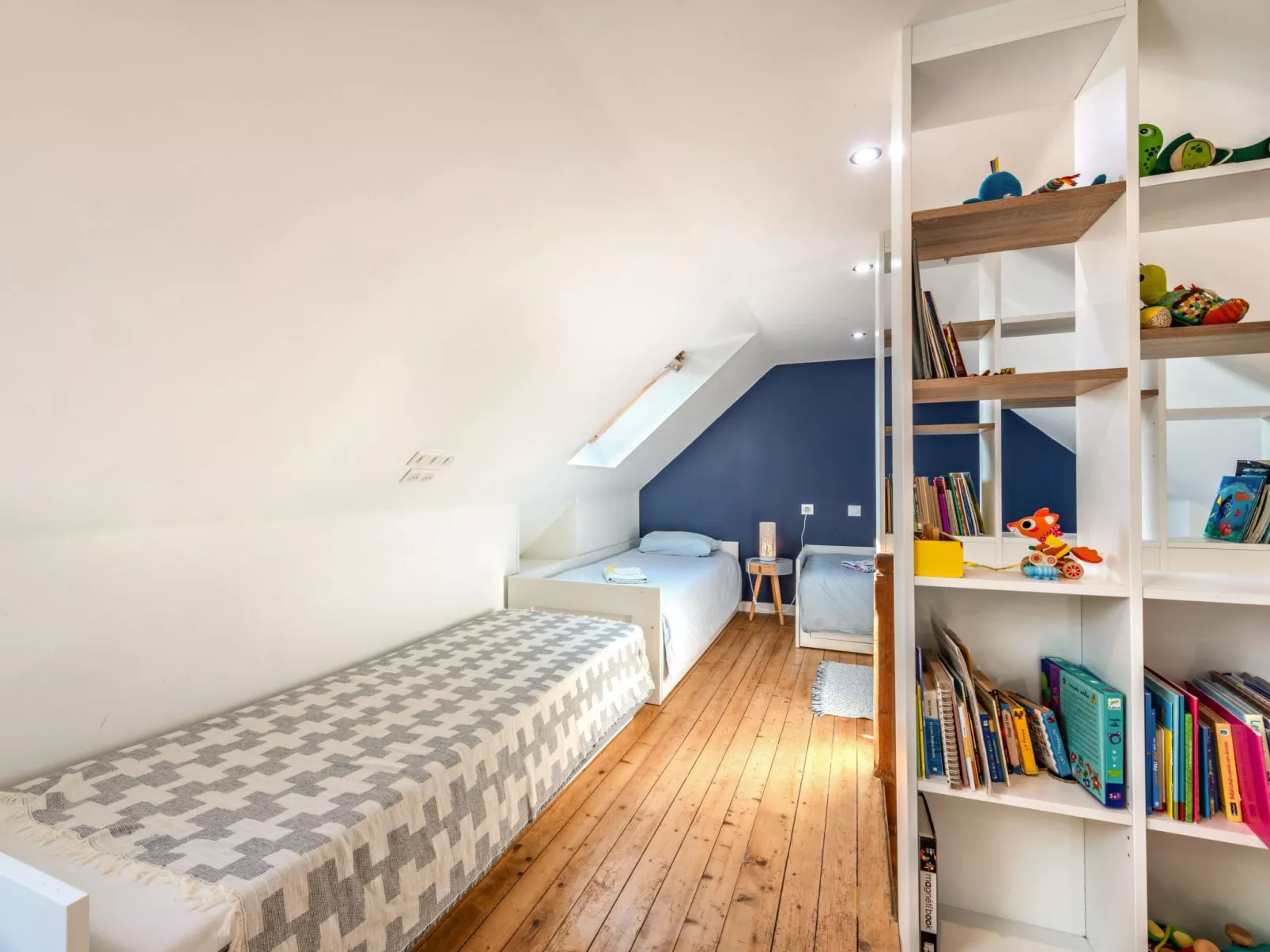 Landgut "Villa Léànie" mit Innenpool-Binnen