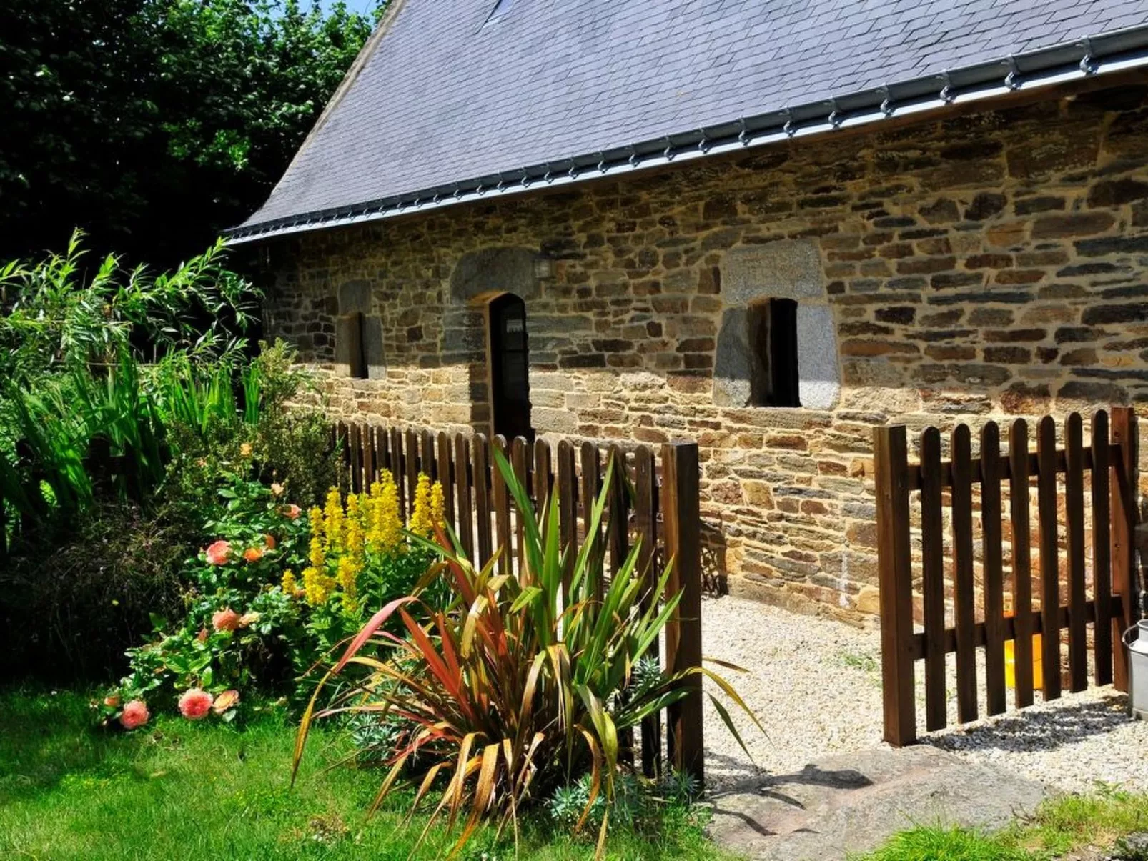 Domäne mit eigenem Garten und Grill-Buiten