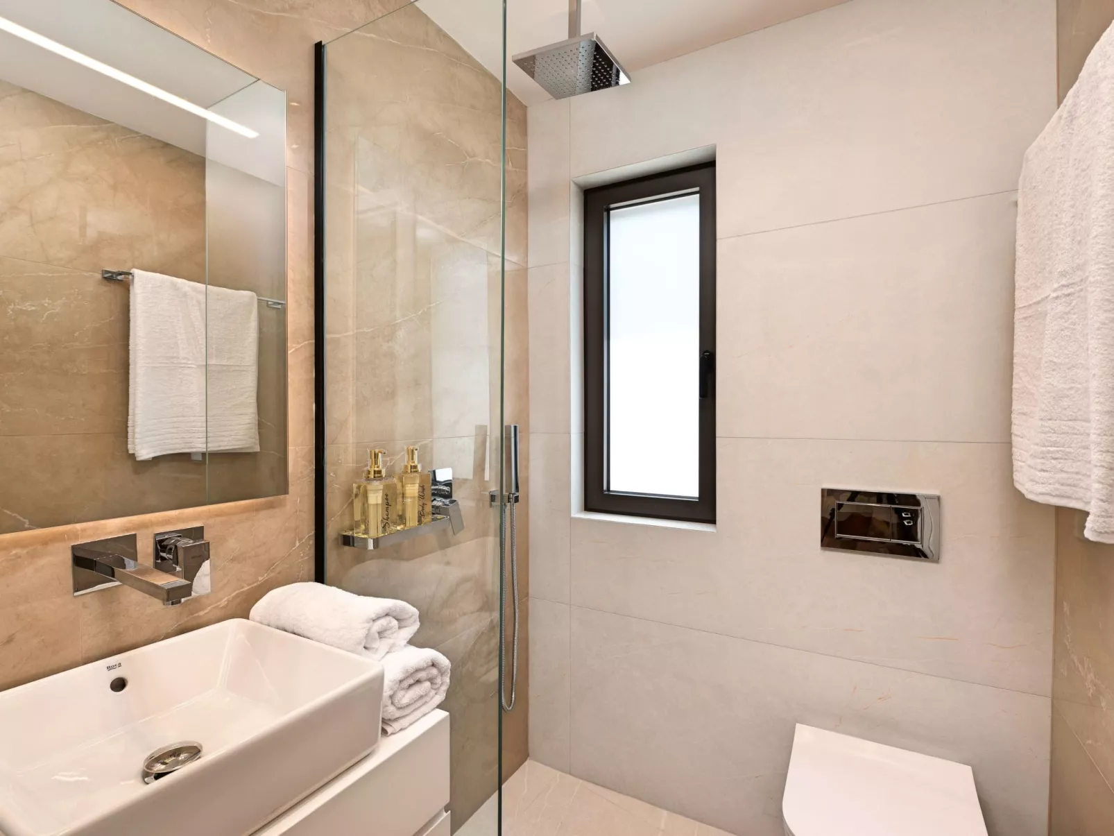 Celestial Luxury Villa Privater Pool Jaccuzi-Binnen