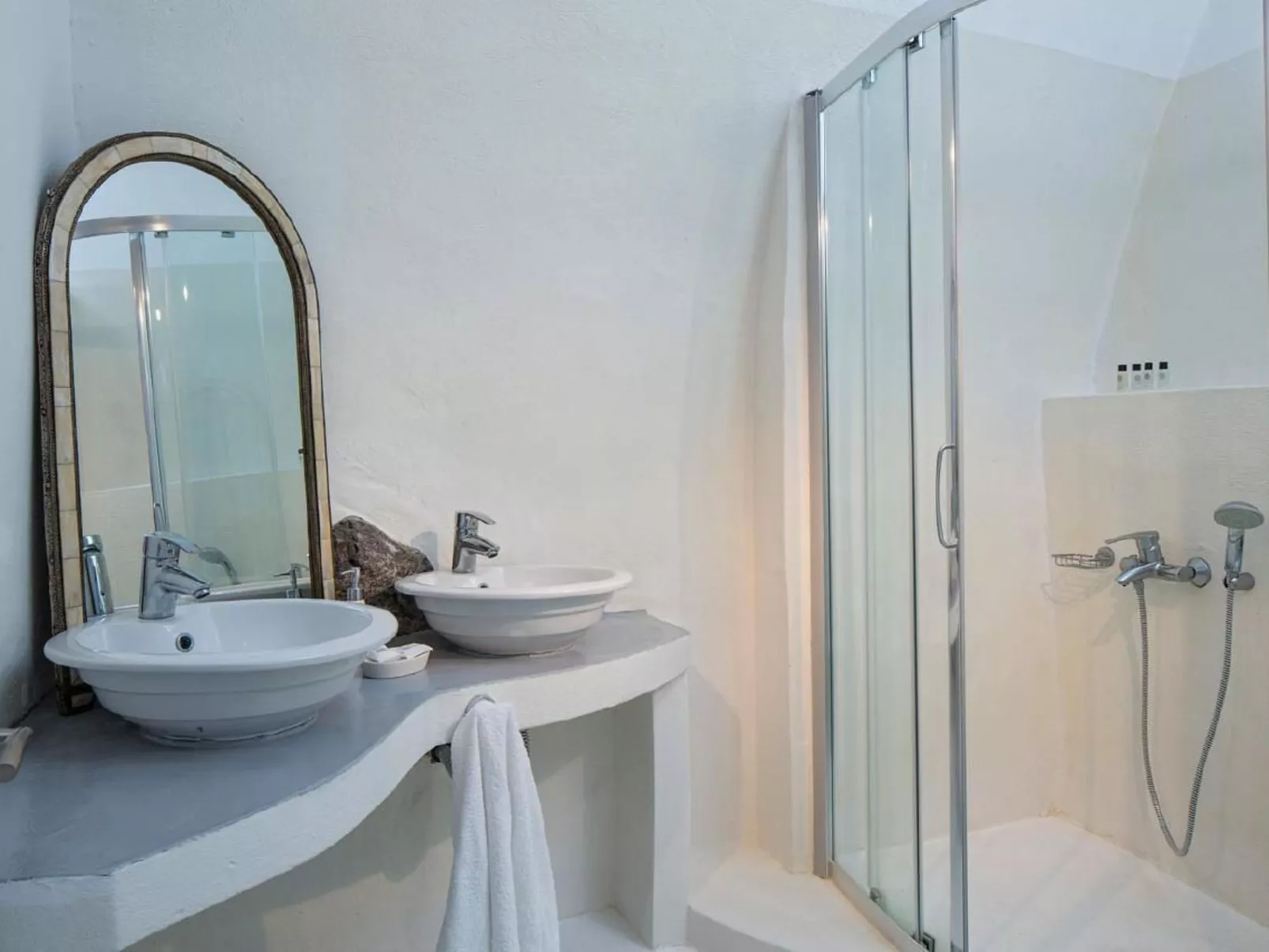 Stilvolle Villa mit Pool und herrlichem Meerblick-Binnen