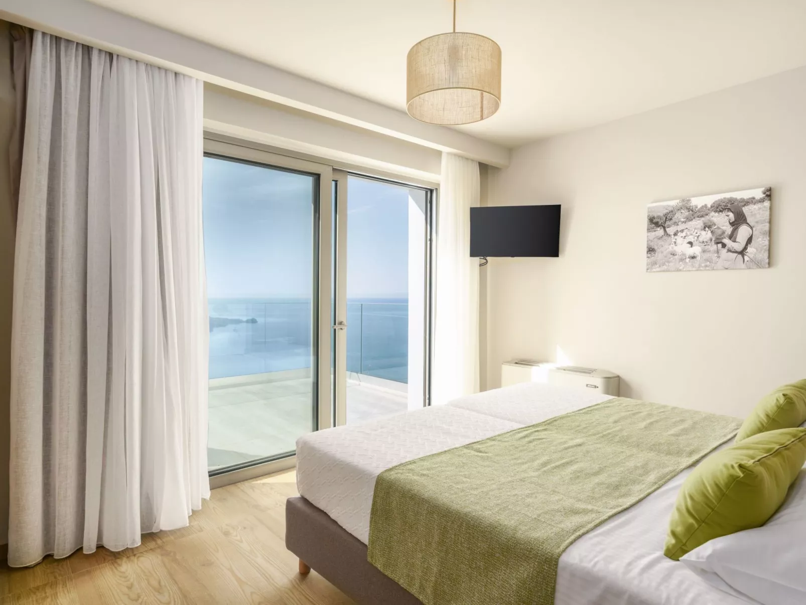 Neue Villa mit privatem Pool und BBQ, 2.5km zum Strand-Binnen