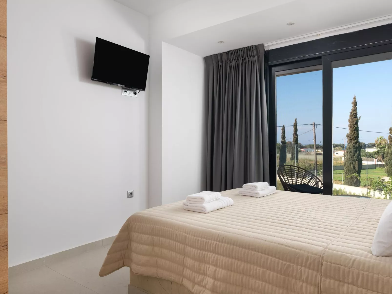 "Davlakos Villa Eve"-Image-tags.info