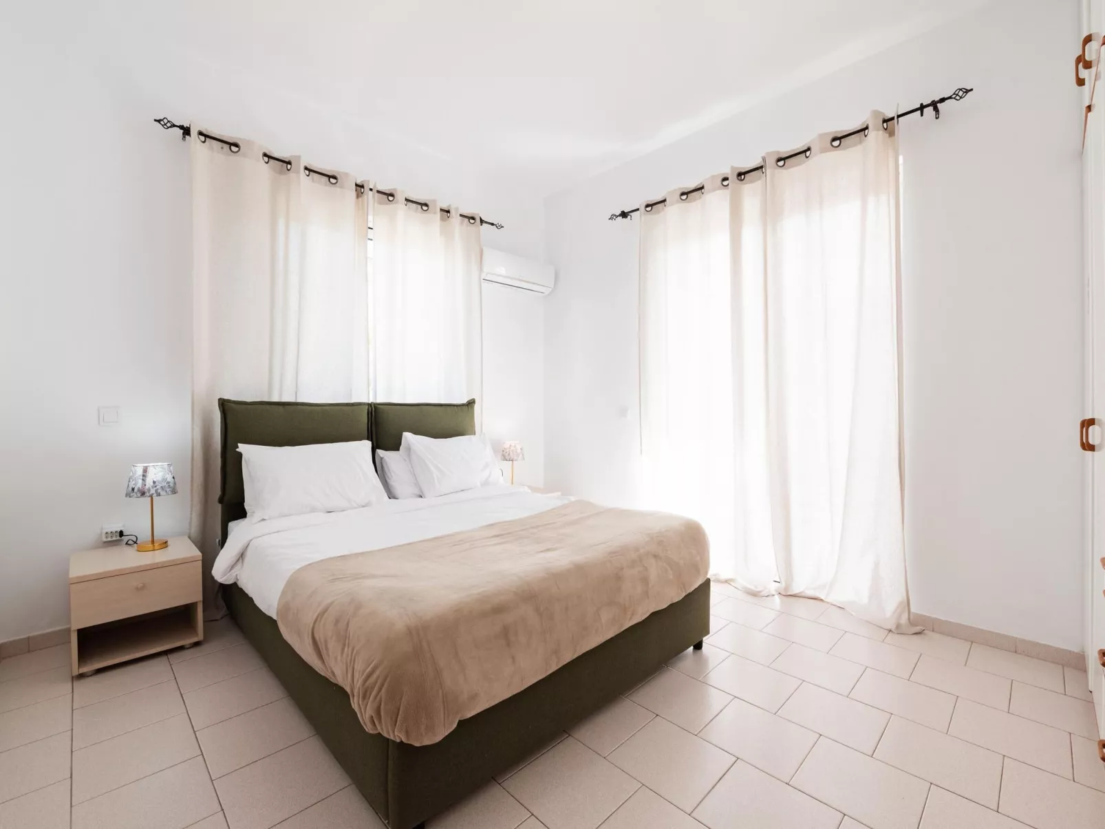 Villa Perla am Strand mit Meerblick-Binnen