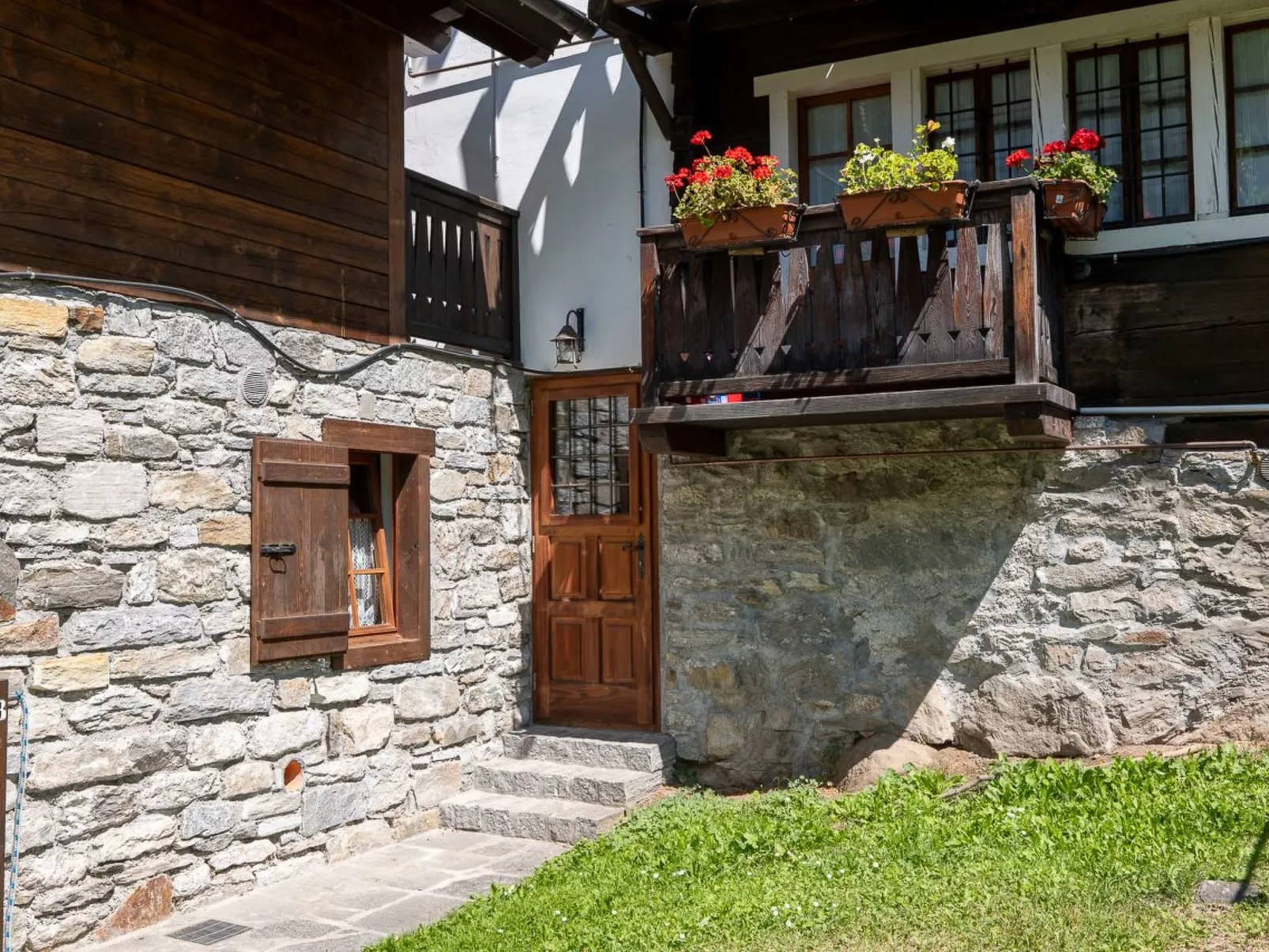 Wohnung im Dorfzentrum Ronco 5-Buiten