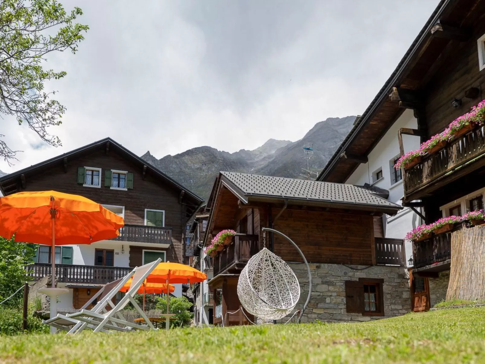 Wohnung im Dorfzentrum Ronco 1-Buiten