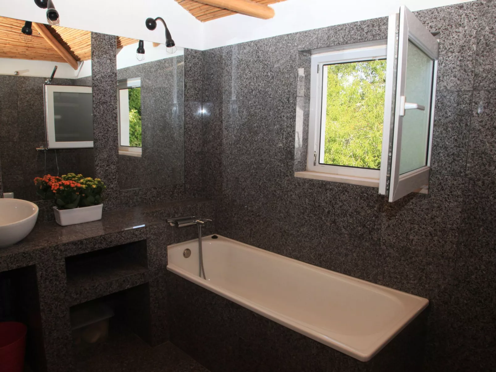 "Quinta Sta Teresinha"-Image-tags.info