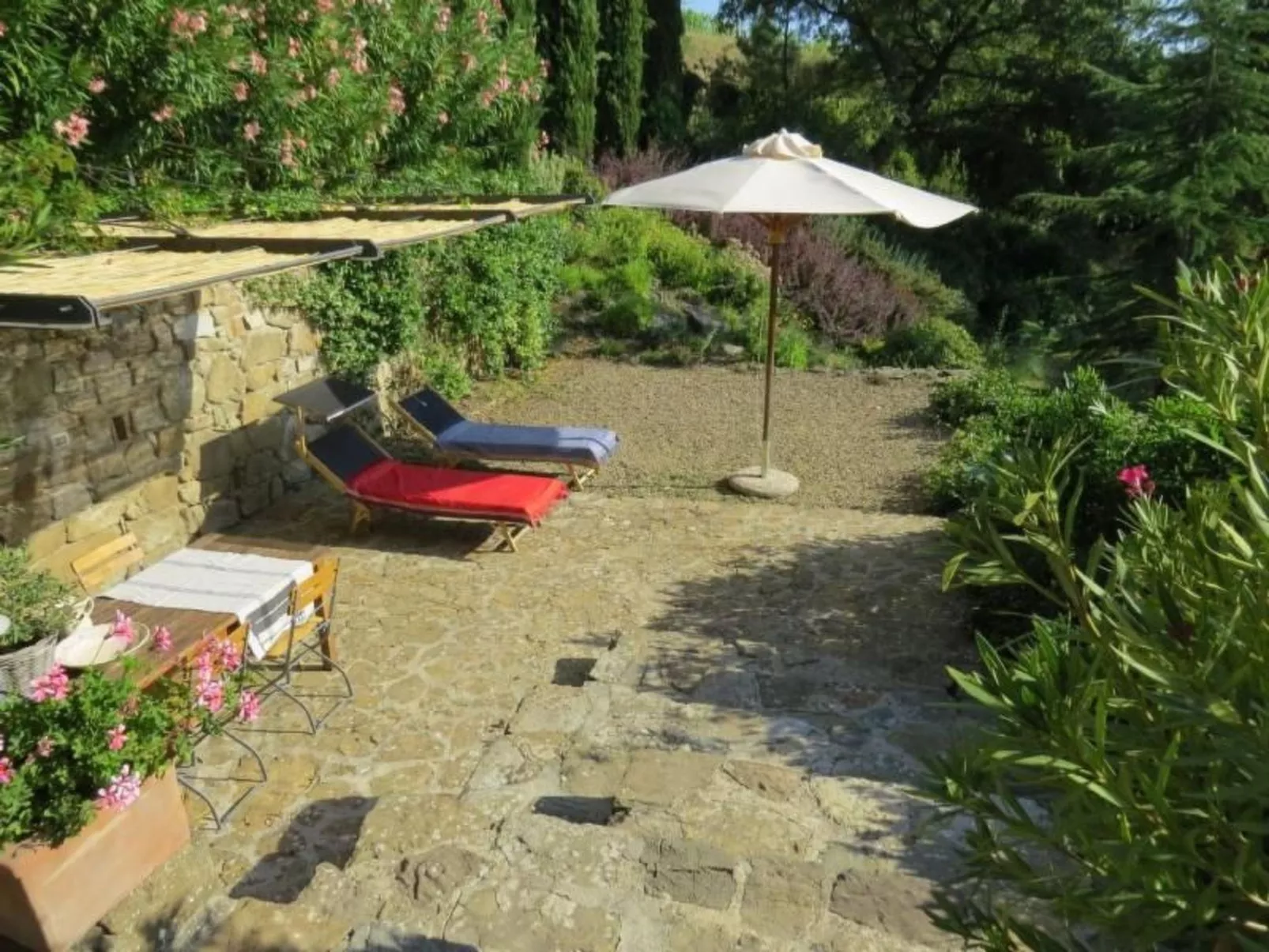 L'Alto grosses Haus-Buiten