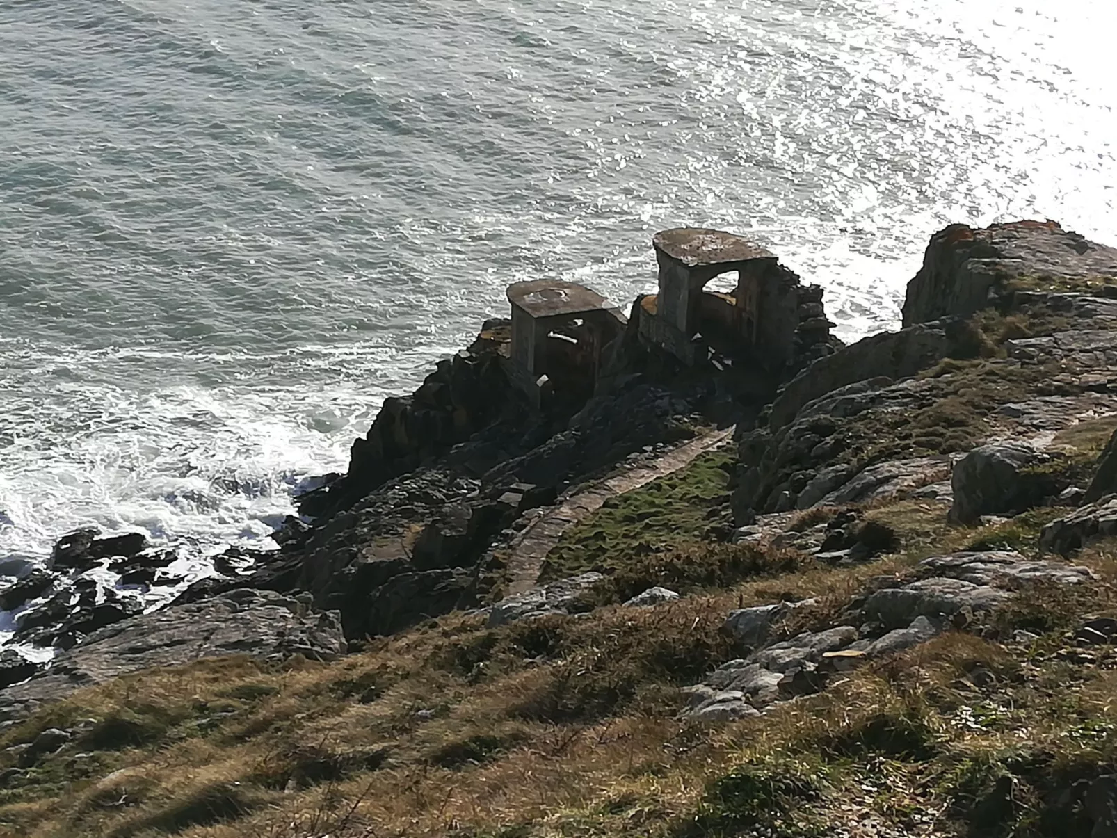 Charmantes Haus mit privatem Jacuzzi in der Bretagne-Buiten