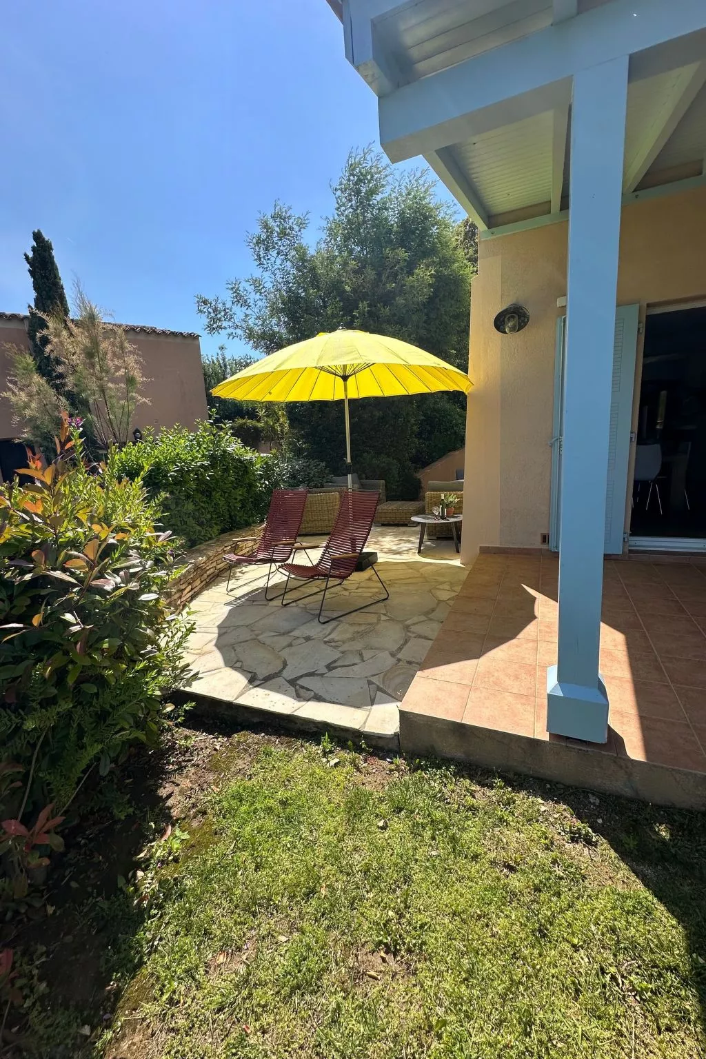 Mit Garten, Grill und Terrasse-Buiten