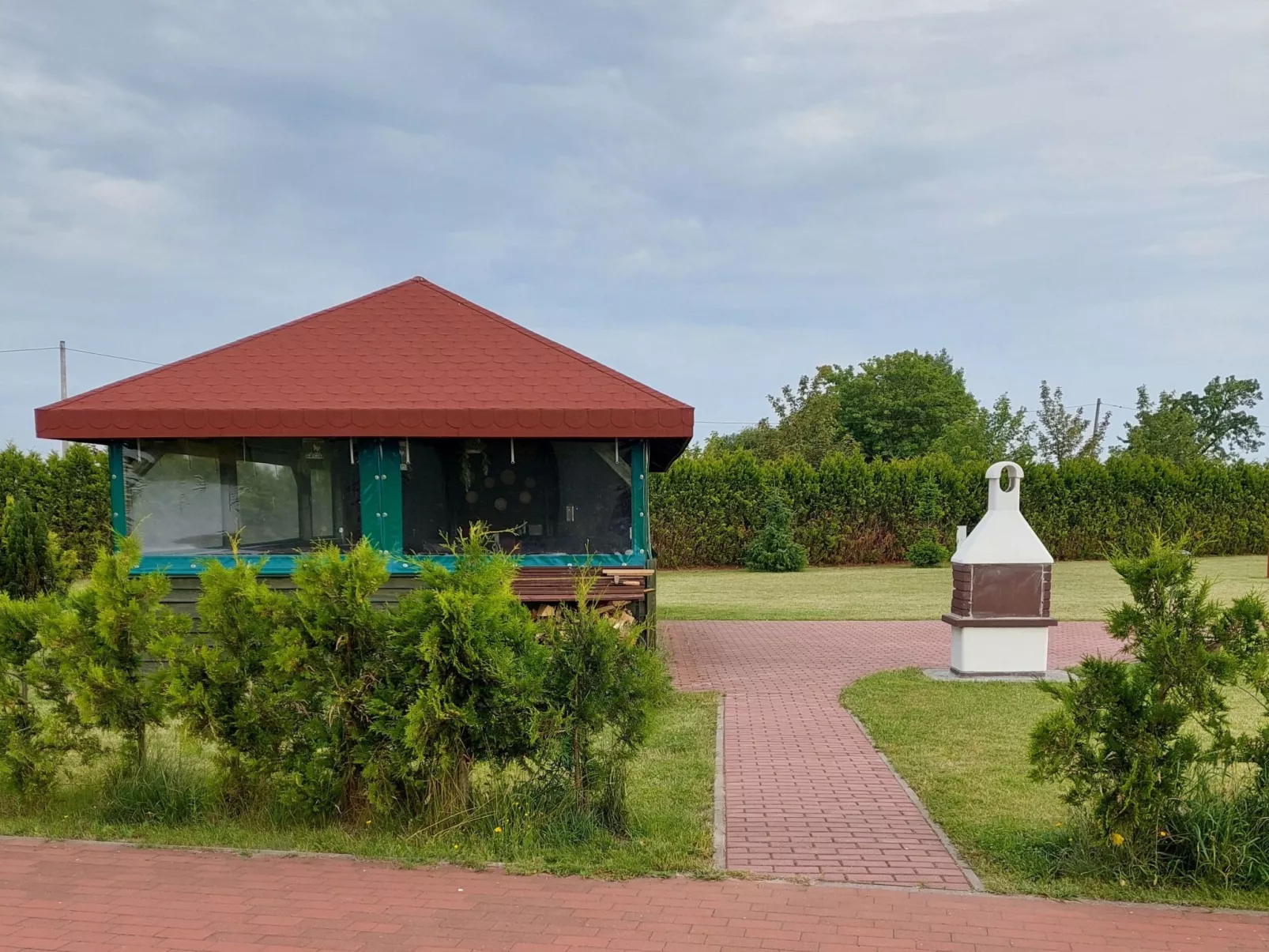 Green Corner Cottage 1-Buiten