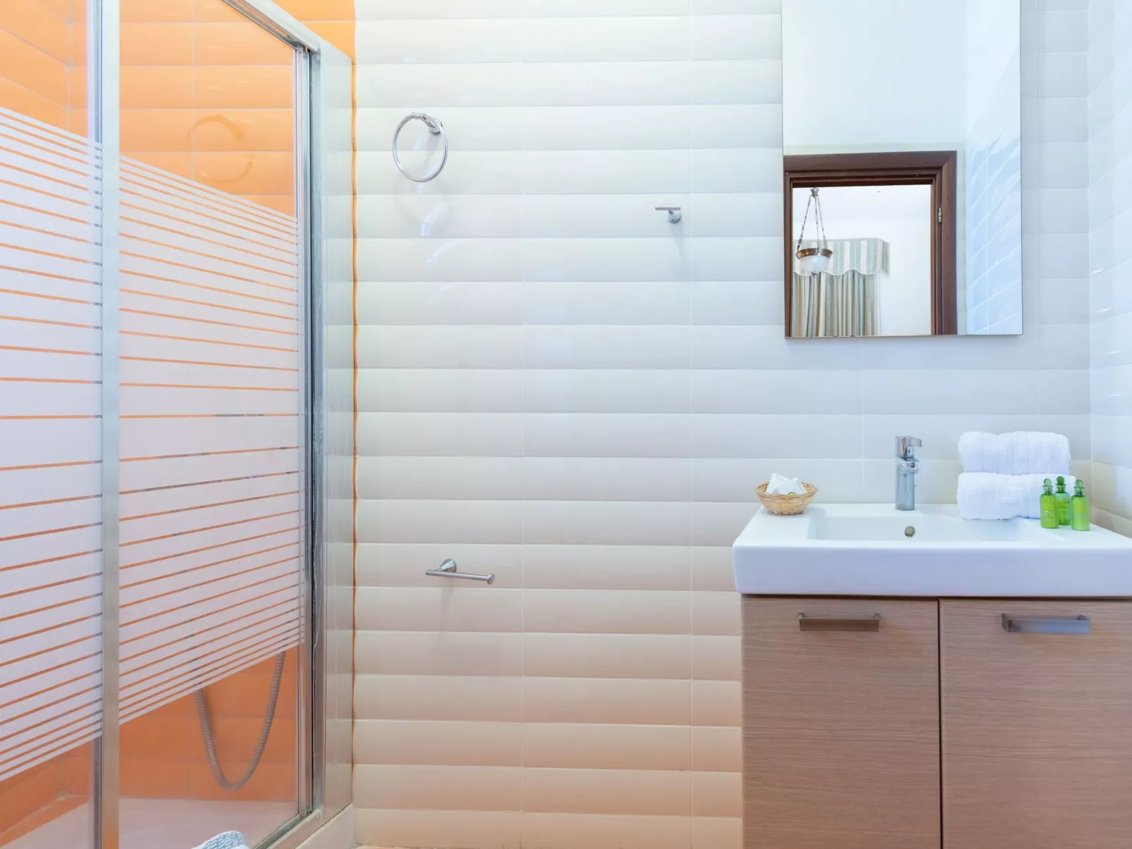 Familienvilla mit privatem Pool, Tischtennisplatte und Fußballtisch-Image-tags.info