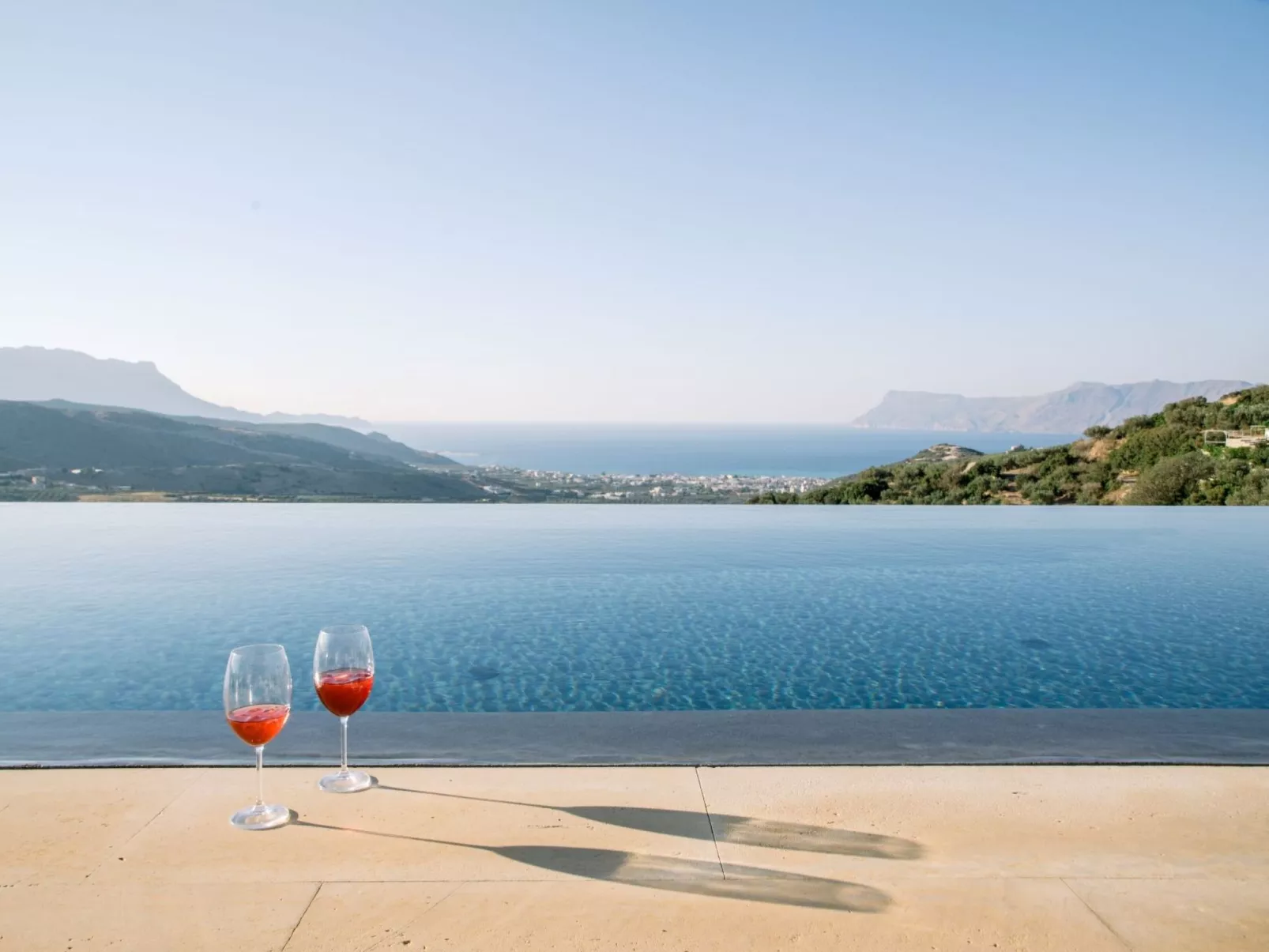 Neue einzigartige Villa mit atemberaubender Aussicht in Strandnähe-Buiten
