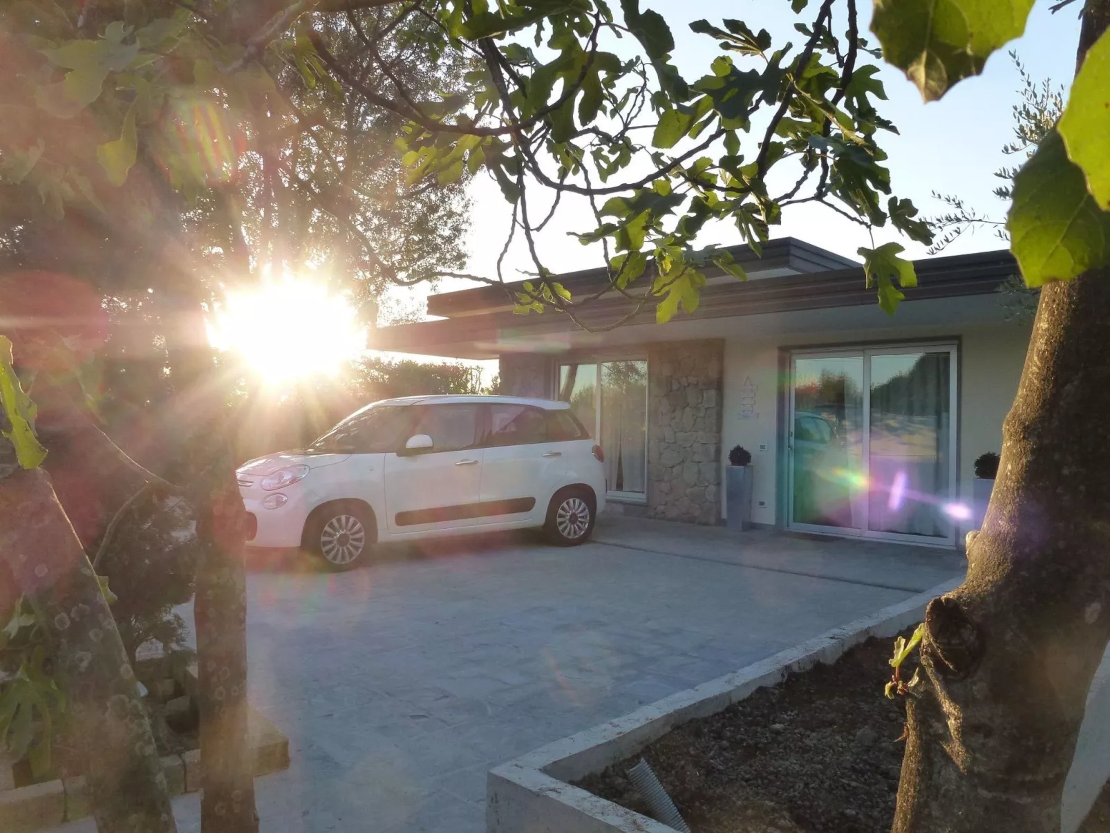 Mit Garten, Grill und Terrasse-Buiten