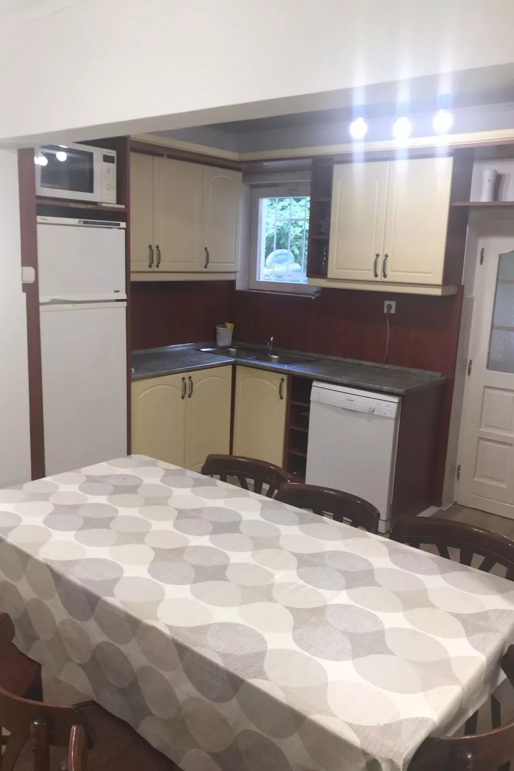 Klimatisiertes Ferienhaus in Siófok mit Grill-Image-tags.info