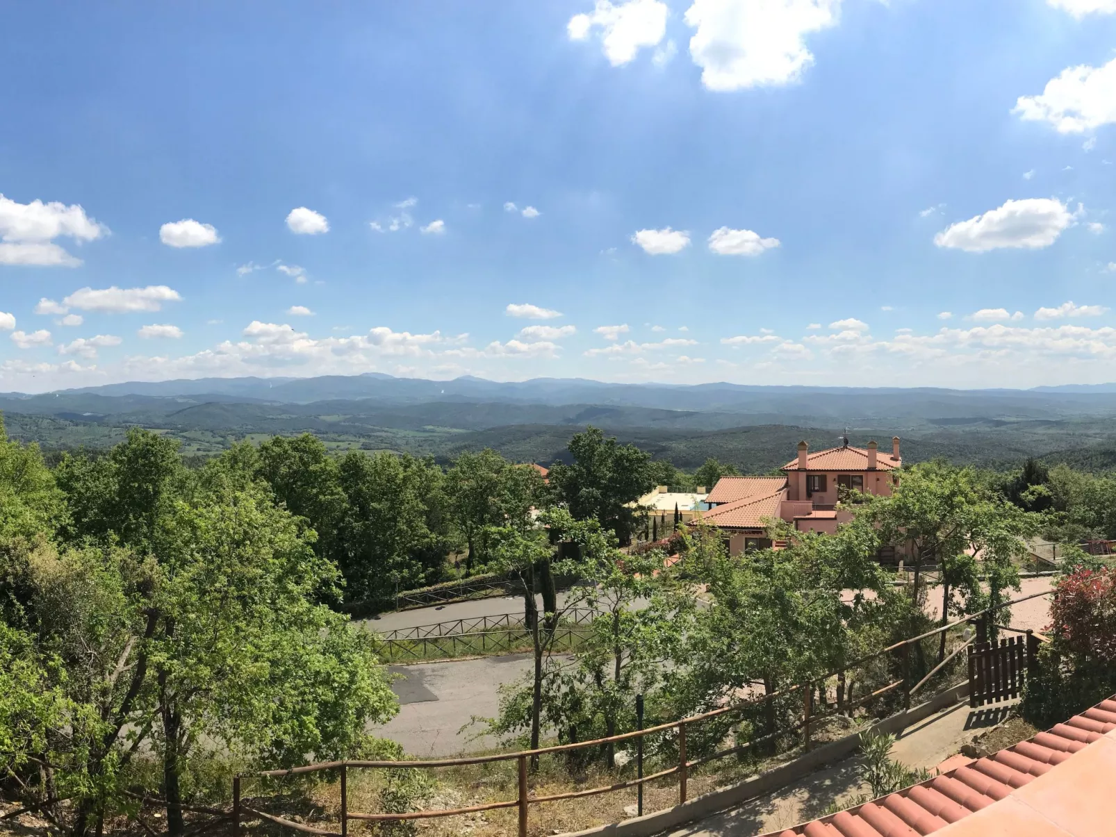 Wohnung 'Eichhörnchen' mit Schwimmbad-Buiten