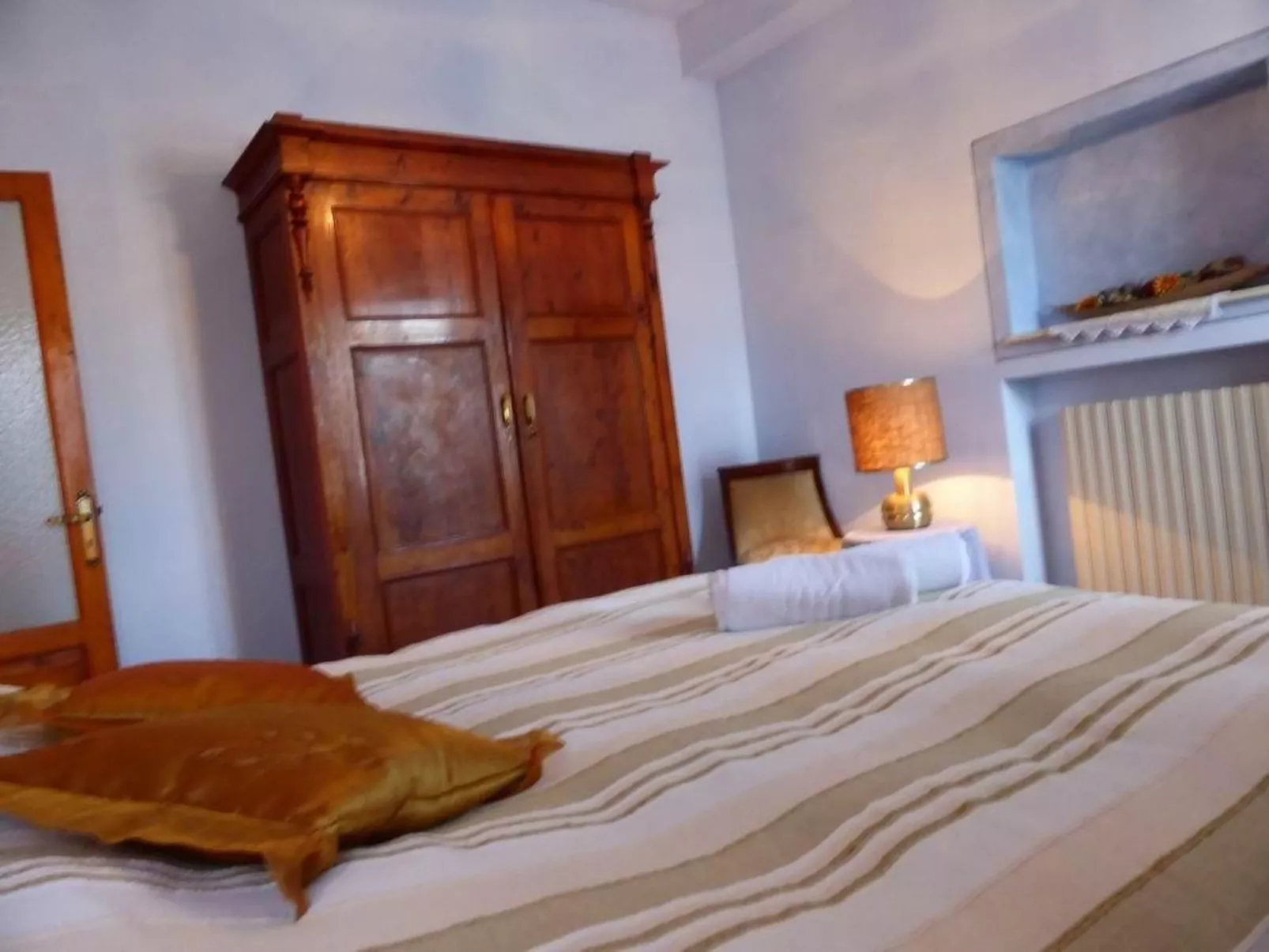 Unterkunft in einer Villa, Schwimmbad und großer Garten-Binnen