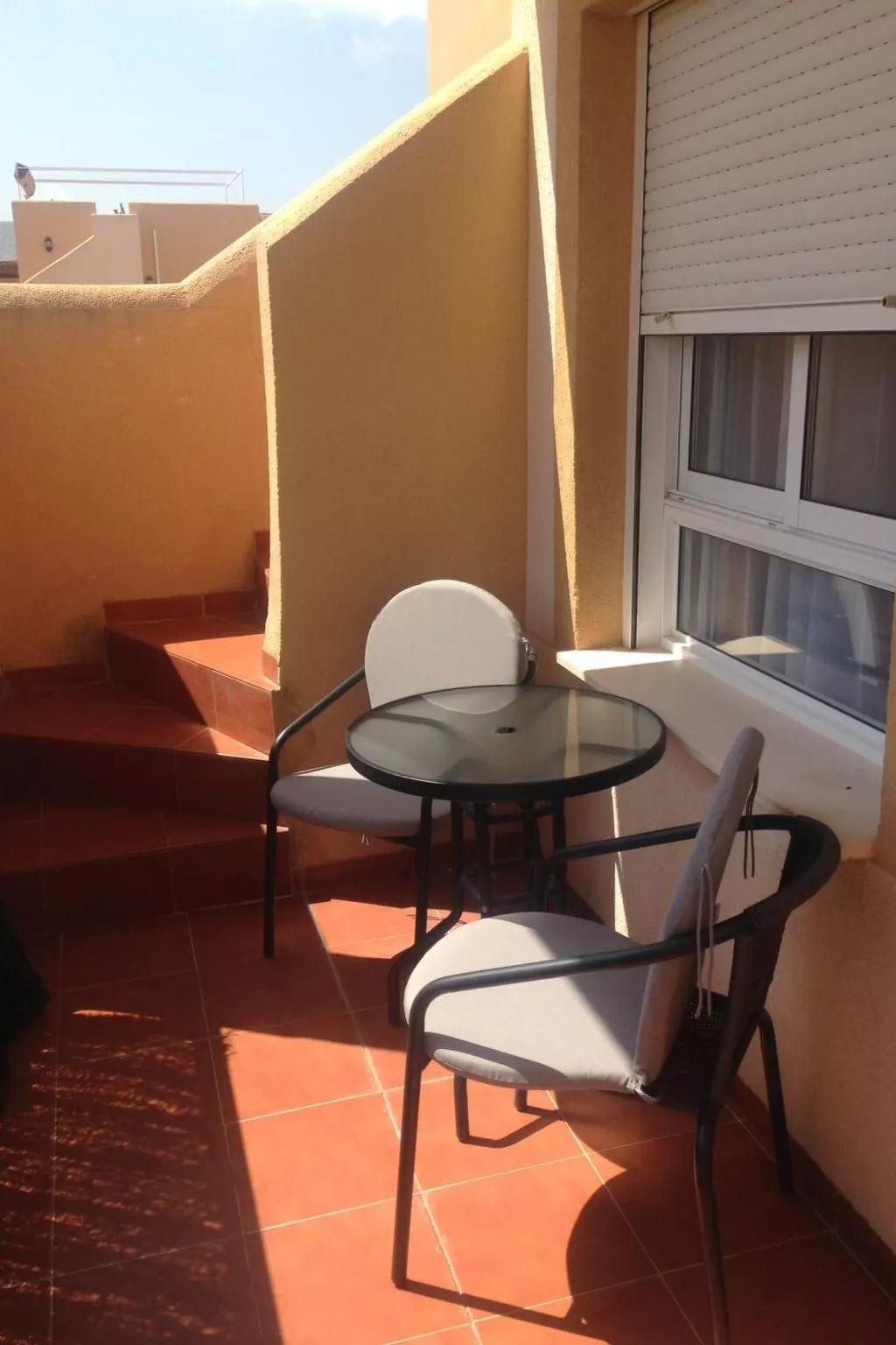 Wohnung mit Dachterrasse-Buiten