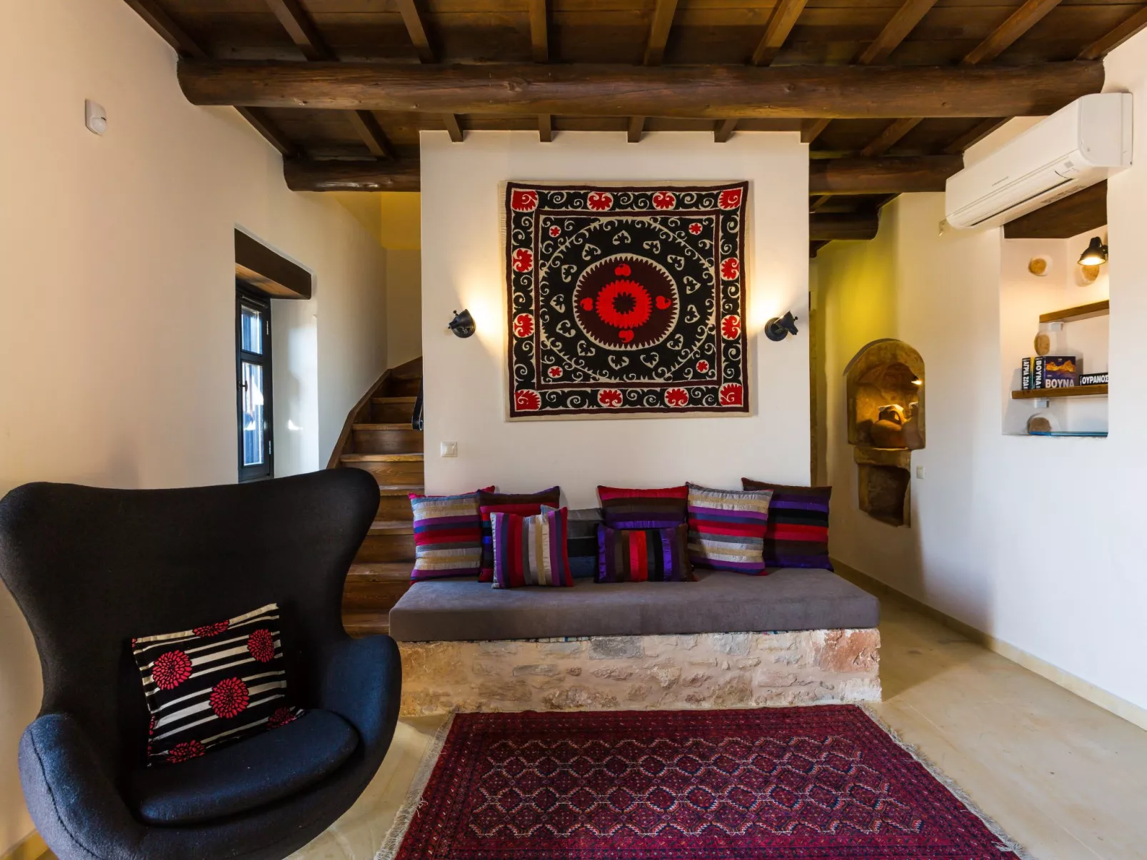 Freistehendes Ferienhaus mit großem Pool-Image-tags.info