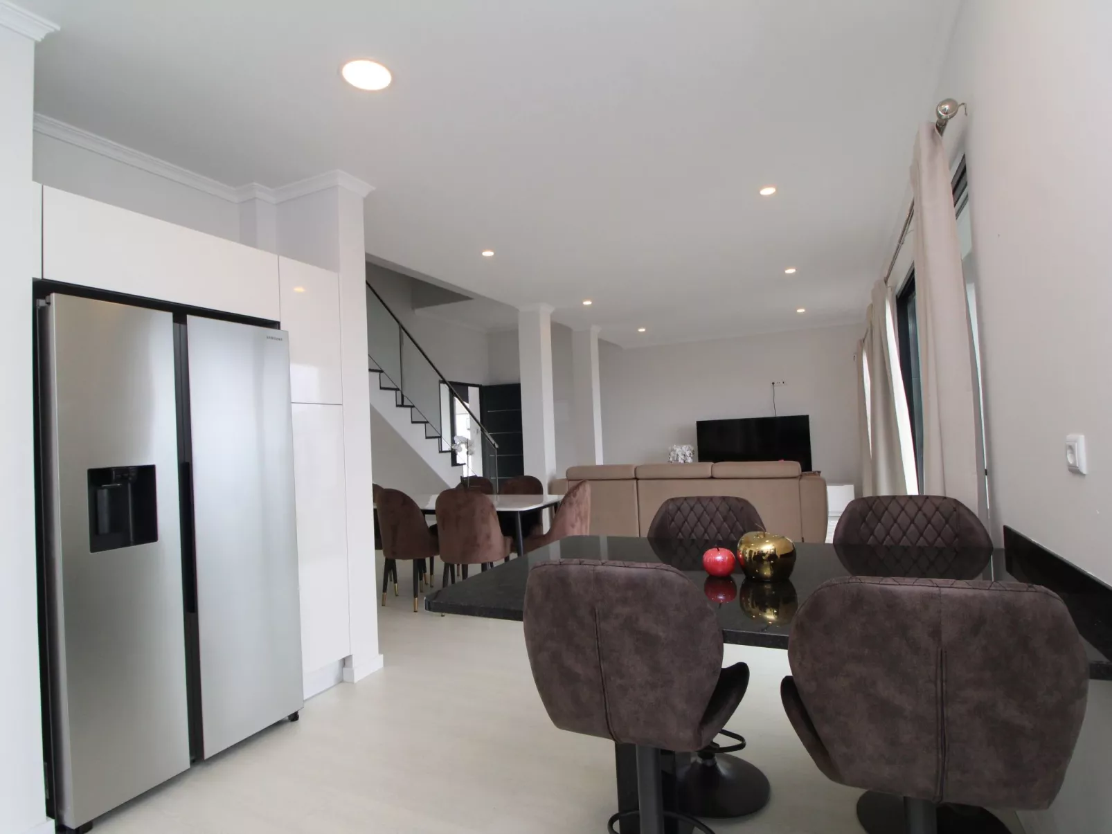 Ferienvilla mit eigenem Pool-Binnen