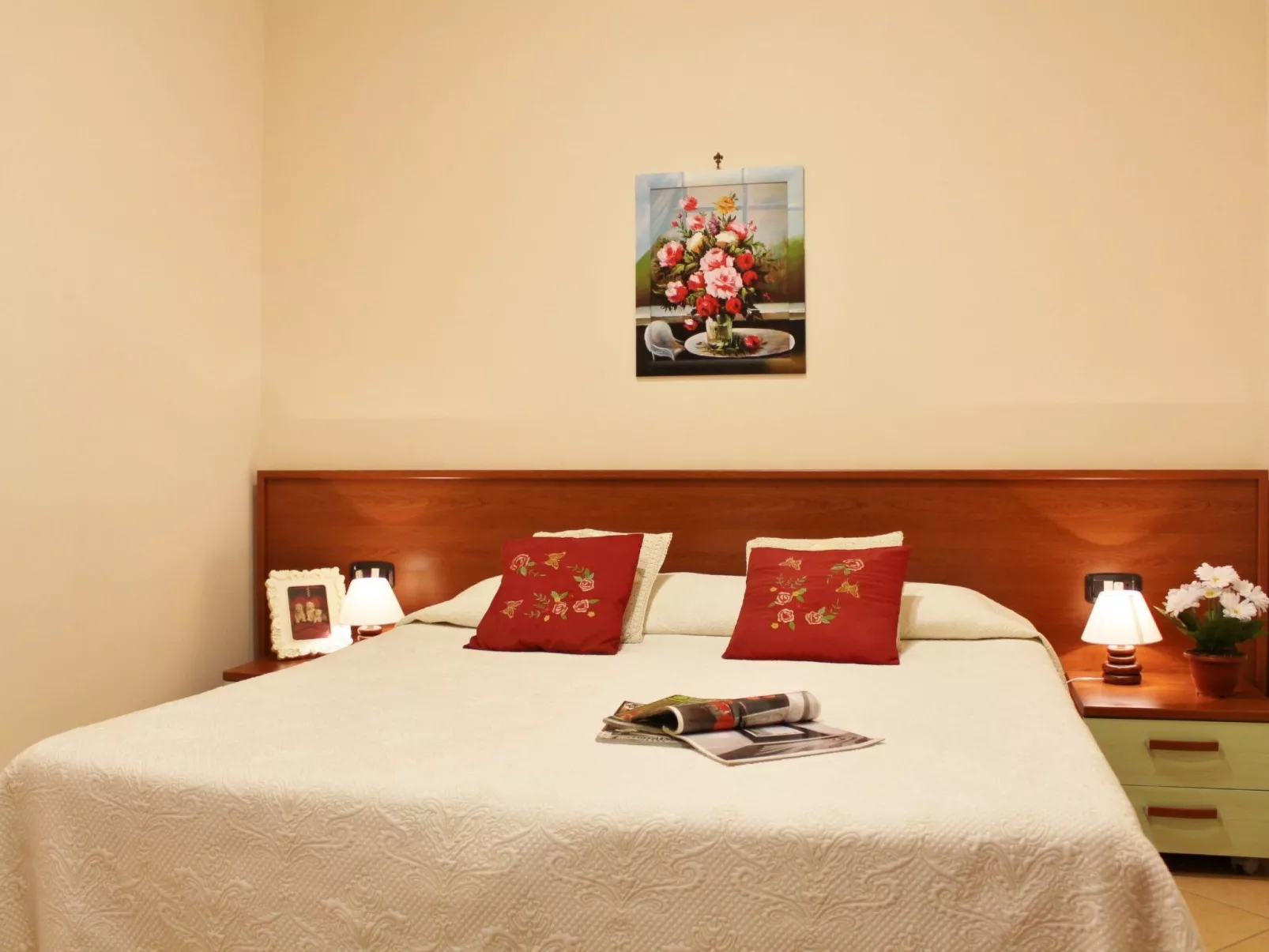 ILA2303 HOUSE CARLA-Image-tags.info