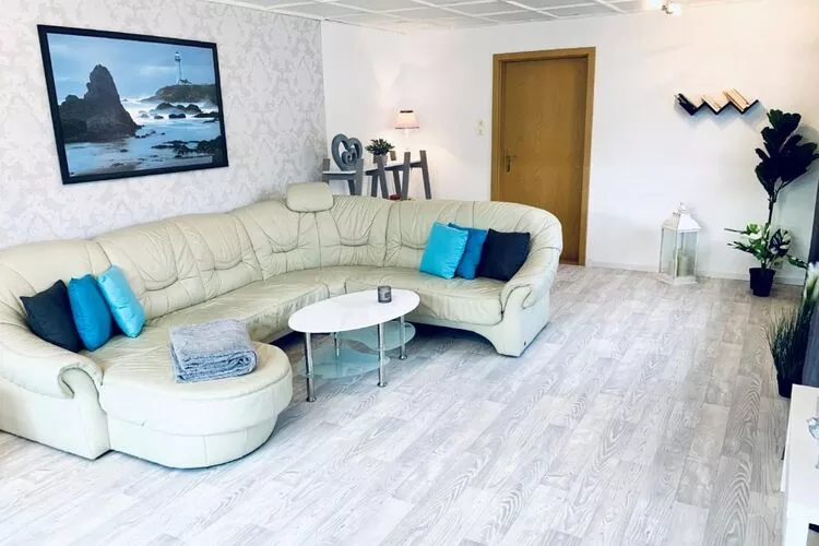 Ferienhaus Kapitänshus Gesamt / 1-14 Personen-Woonkamer
