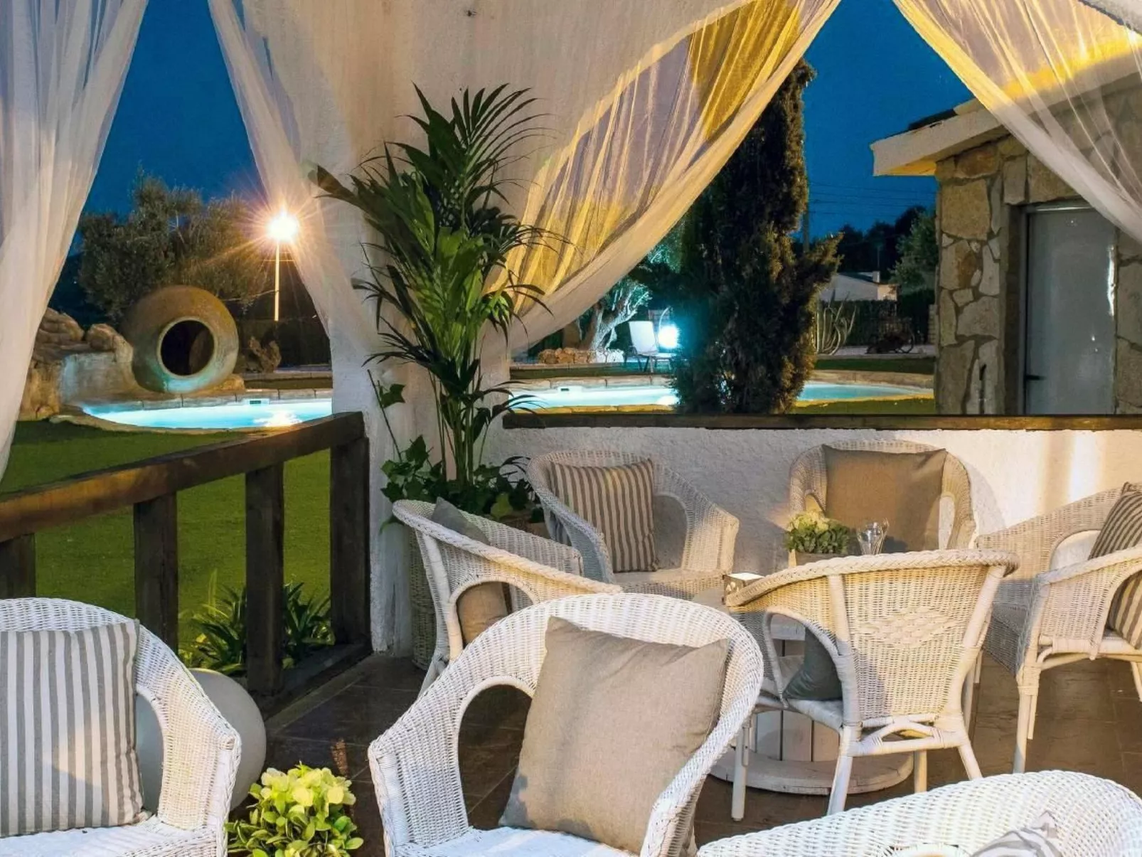 Masia Can Trabal für 24 Gäste mit privatem Pool in der Nähe von Sitges-Image-tags.info