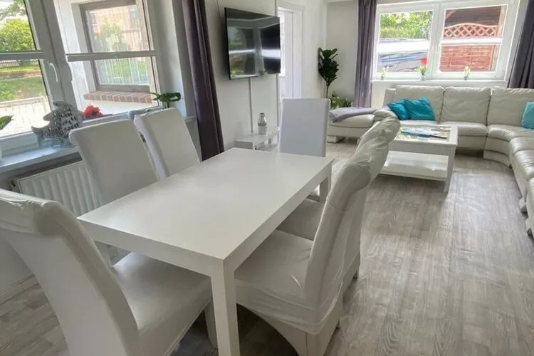 Ferienhaus Kapitänshus Gesamt / 1-14 Personen-Eetkamer
