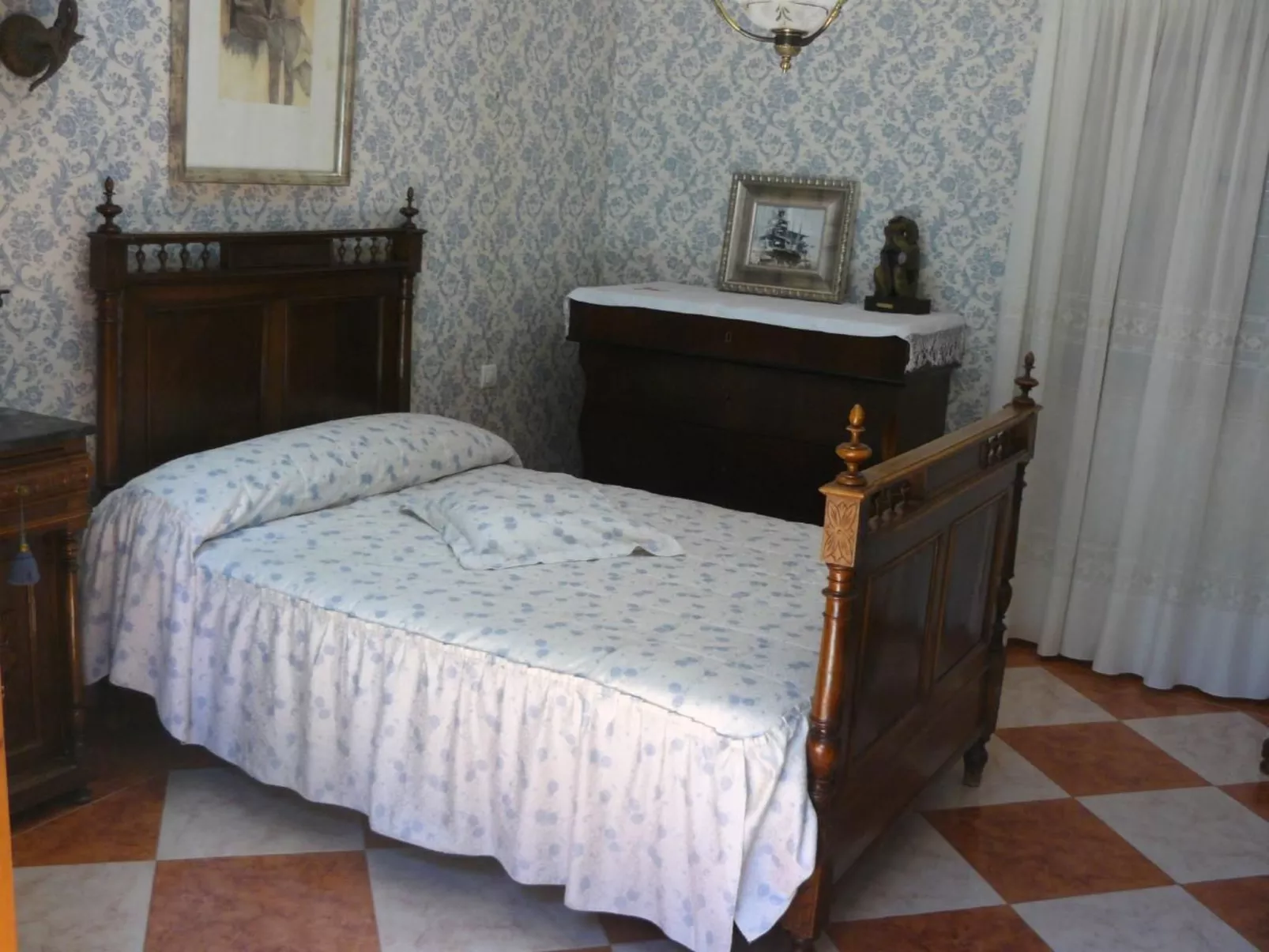 Torre de Campos in Ainzón - Hauptgebäude-Image-tags.info