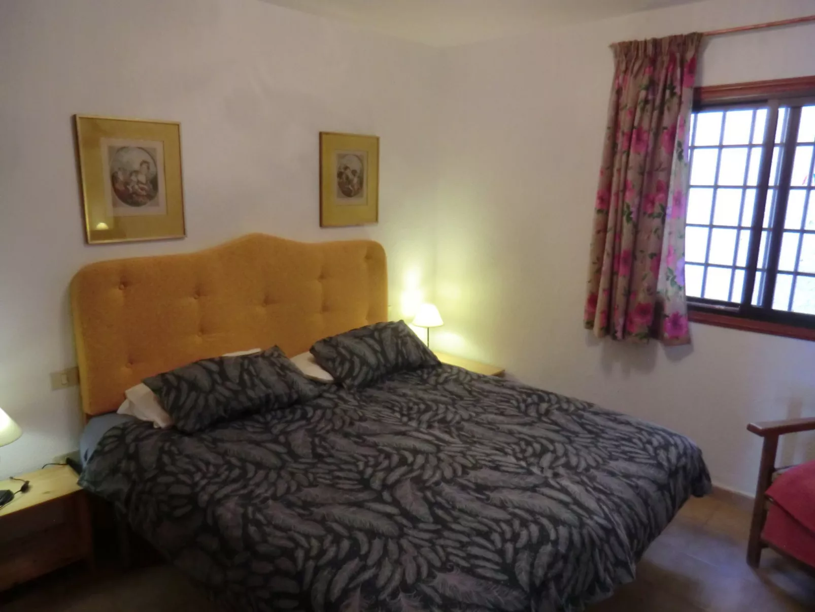 Ruhige Ferienwohnung mit Pool und Meerblick-Binnen