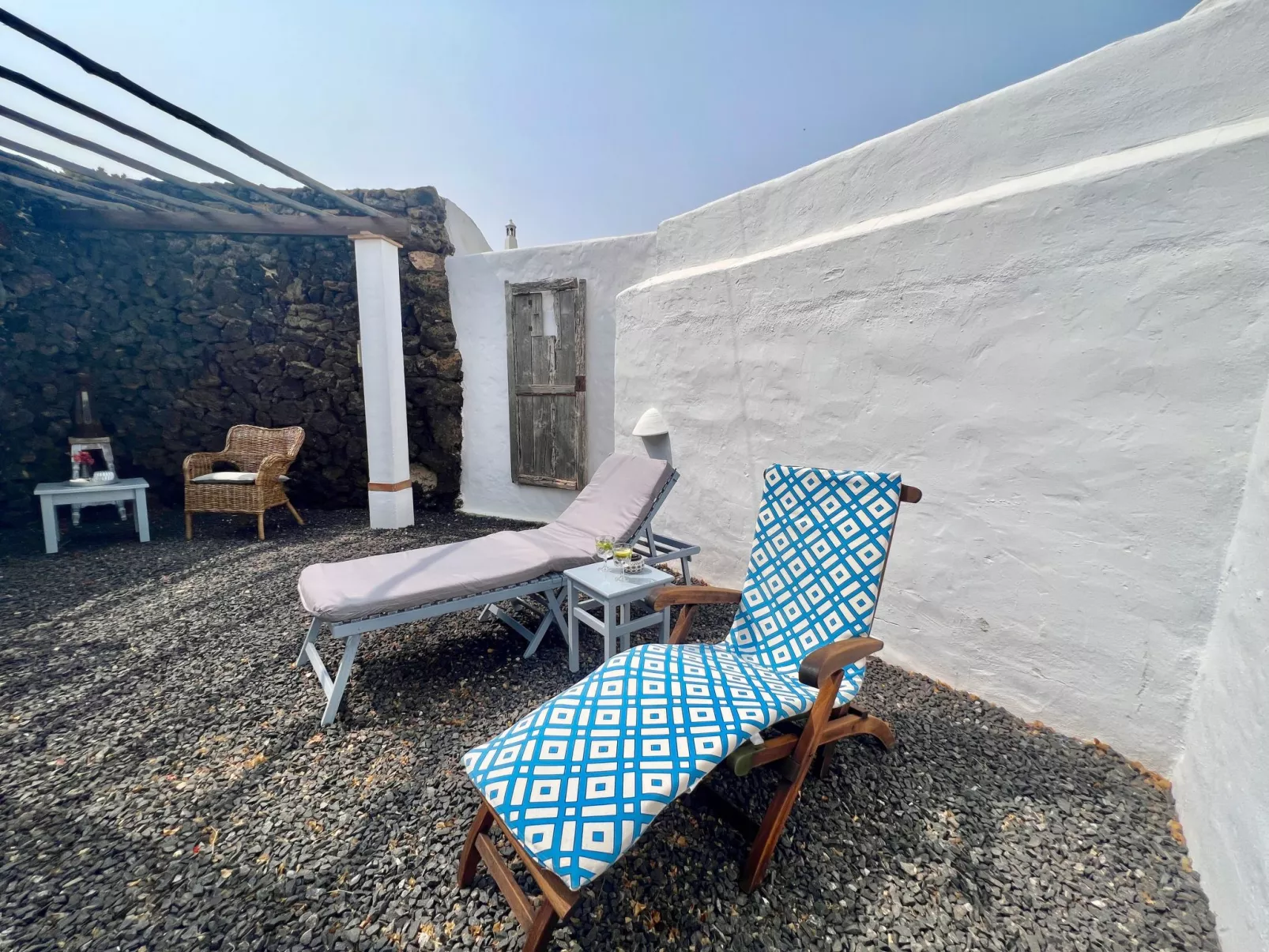 Schön eingerichtetes Bauernhaus - La Finca Yazmina-Buiten