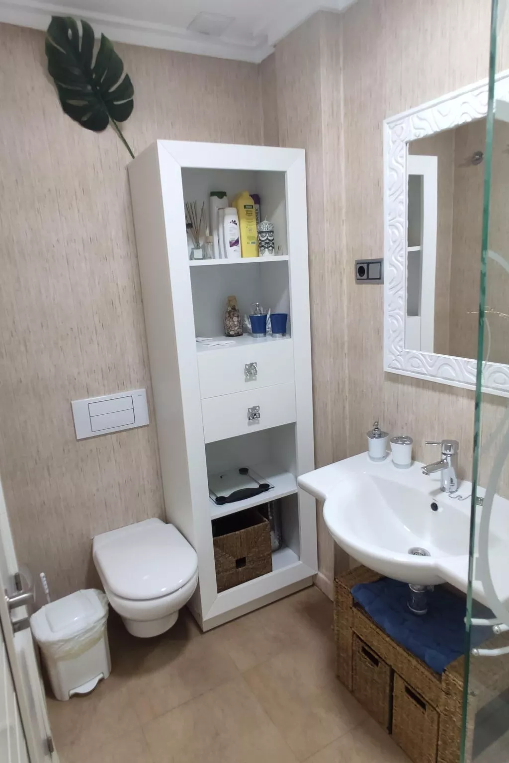 La Invincible Terreros in der 1. Reihe des Strandes-Binnen