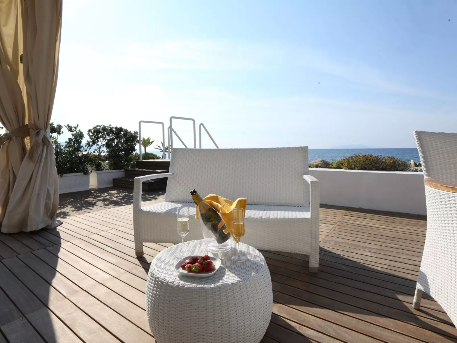 Wohnung mit Grill, Terrasse und Pool-Buiten