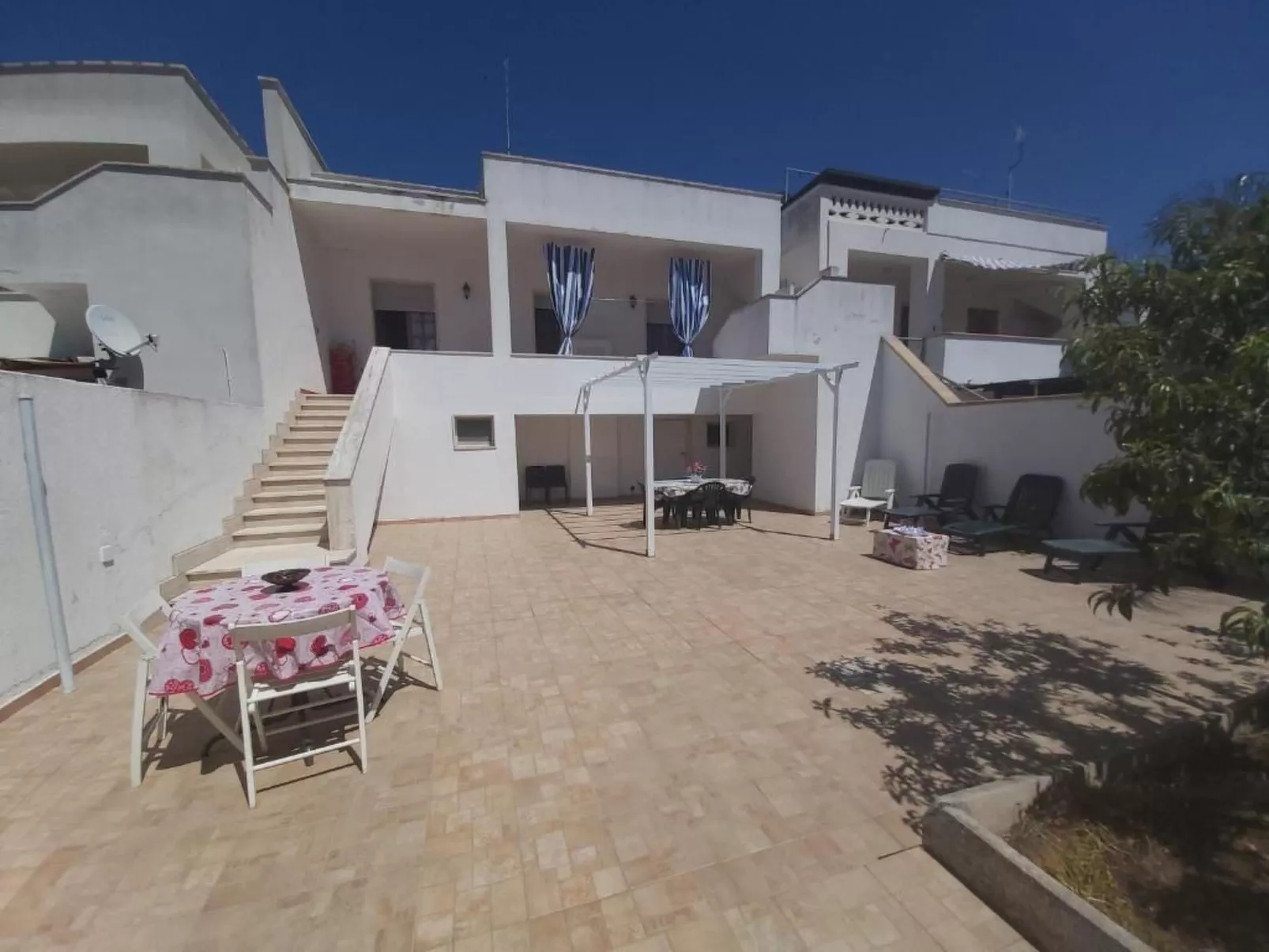 Hübsche kleine Villa in Mancaversa-Buiten