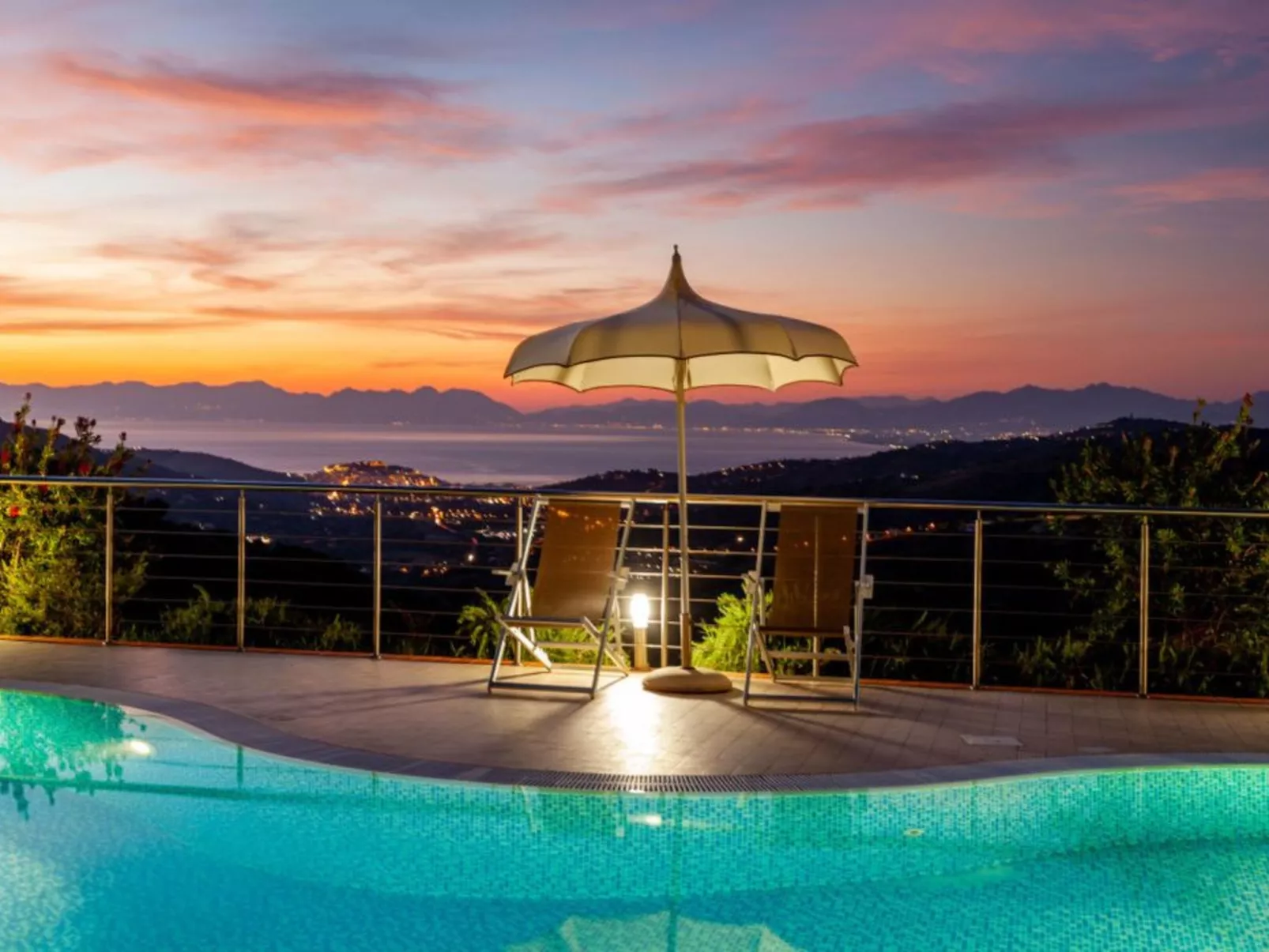 Chalet 'Panorama' mit Infinity-Pool-Image-tags.info