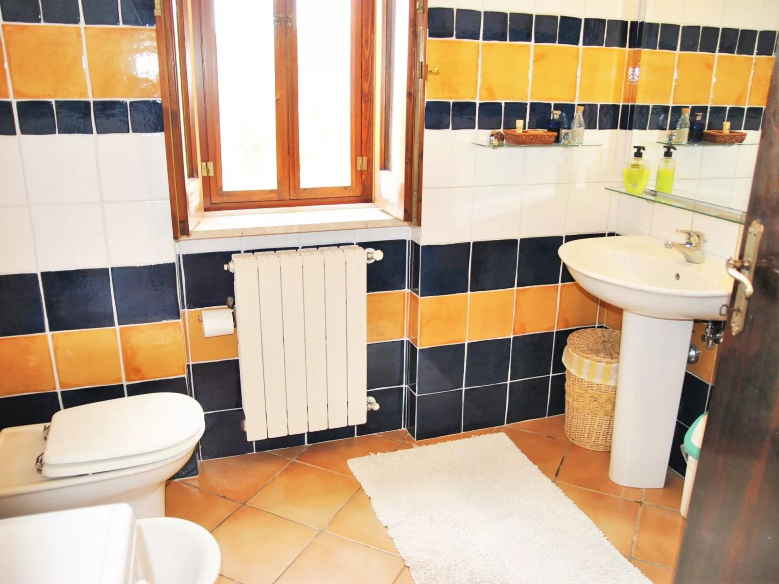 Angenehmes Haus in Itri mit überdachtem Innenhof-Binnen