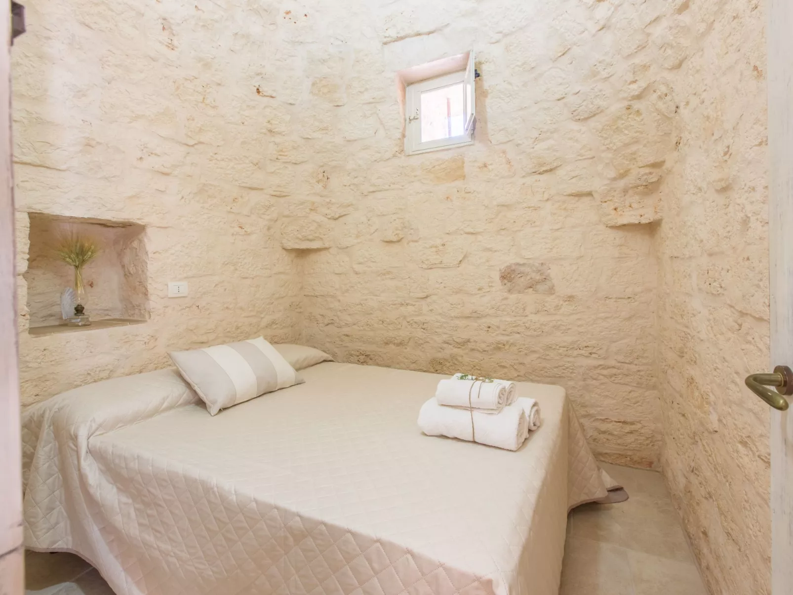 Trullo die Riesenpappel-Binnen