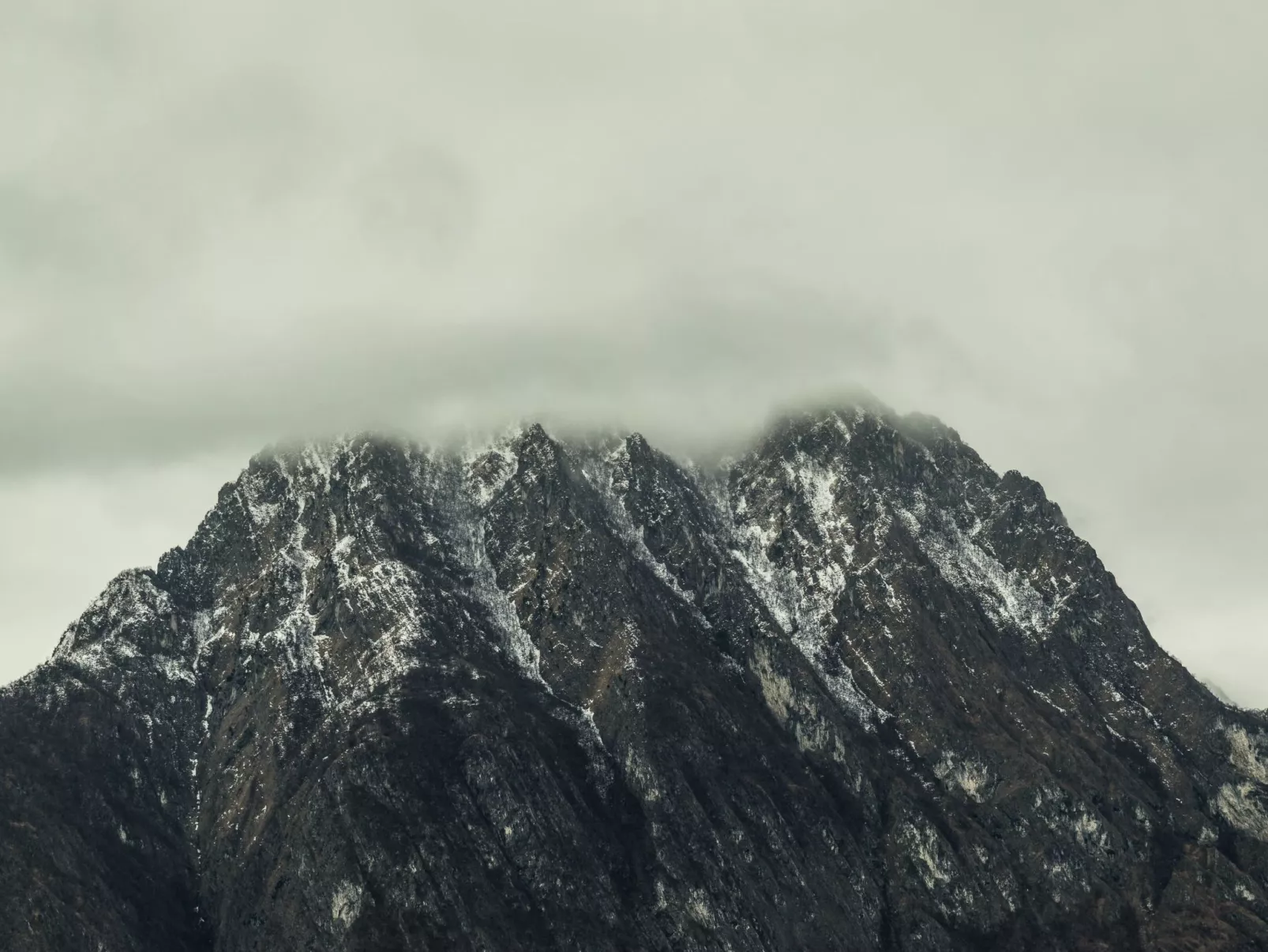 Wohnung in Riva Di Solto mit Kleinem Garten-Buiten